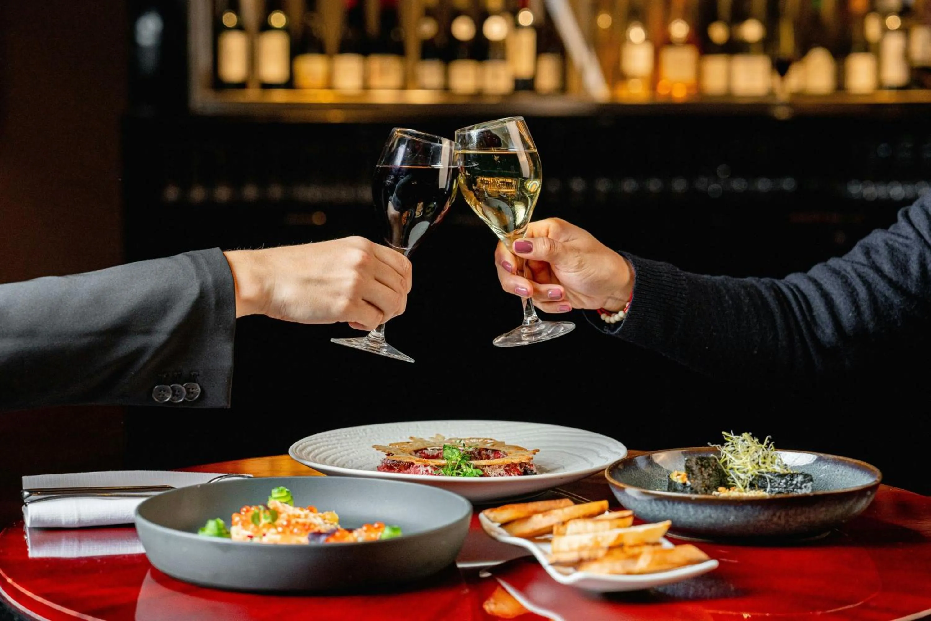 Restaurant/places to eat in Le Méridien Paris Arc De Triomphe