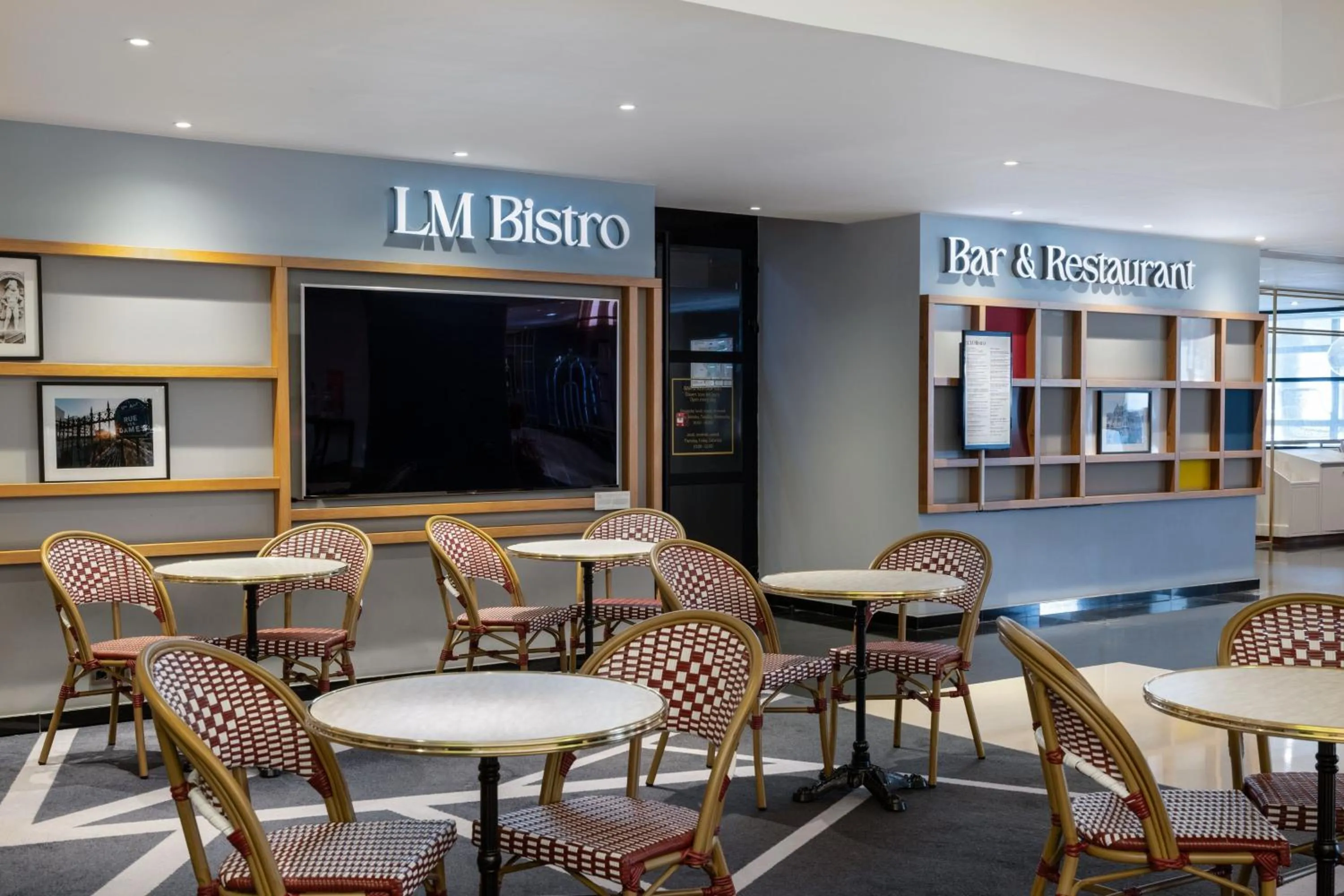 Restaurant/places to eat in Le Méridien Paris Arc De Triomphe