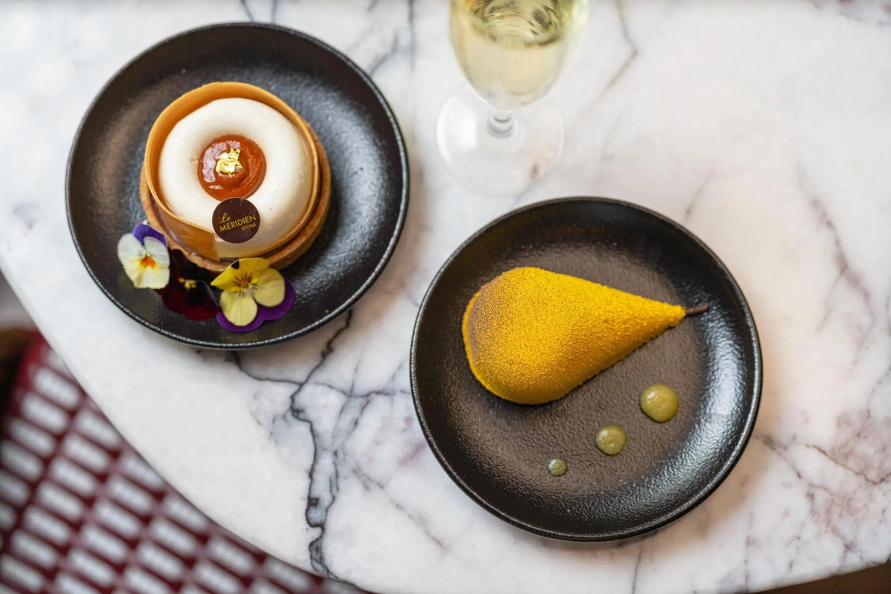 Restaurant/places to eat in Le Méridien Paris Arc De Triomphe