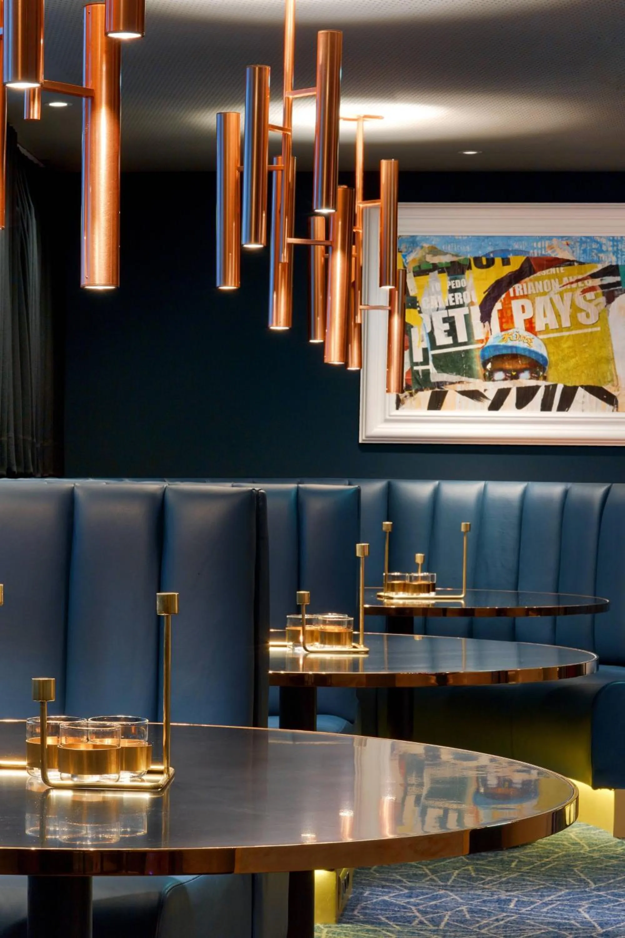 Restaurant/places to eat in Le Méridien Paris Arc De Triomphe