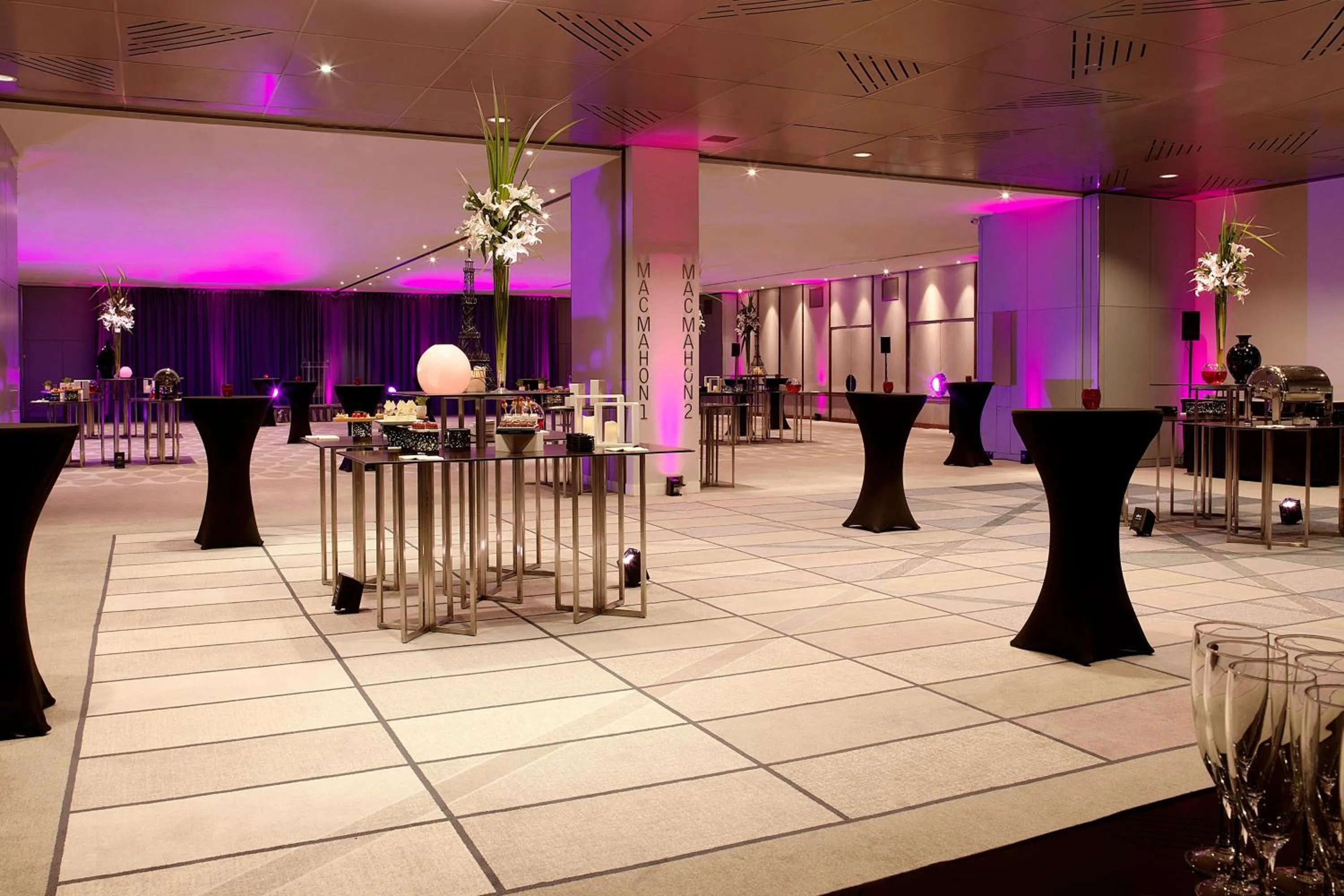 Lobby or reception in Le Méridien Paris Arc De Triomphe