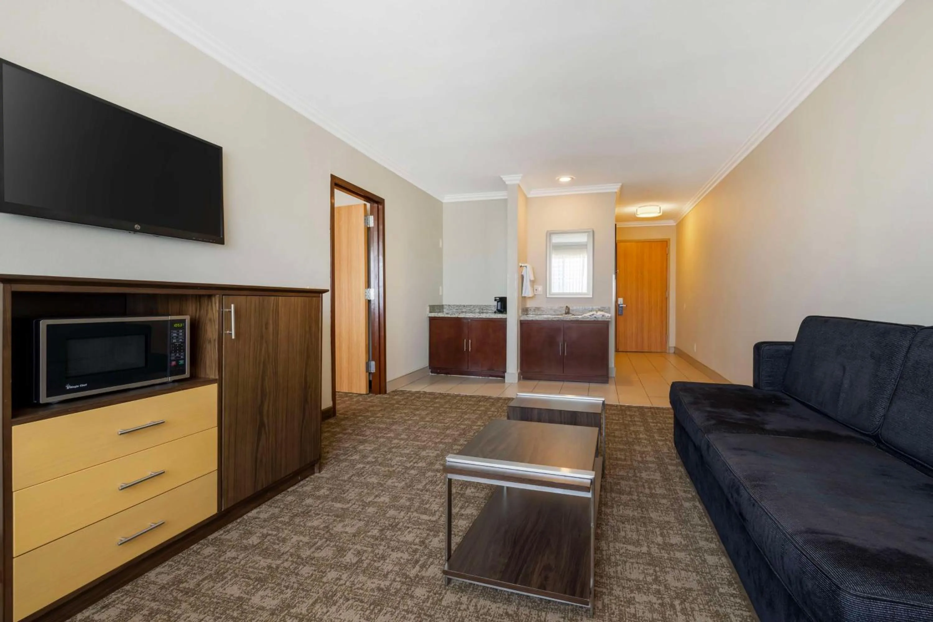 Bedroom in Best Western Los Angeles Worldport Hotel