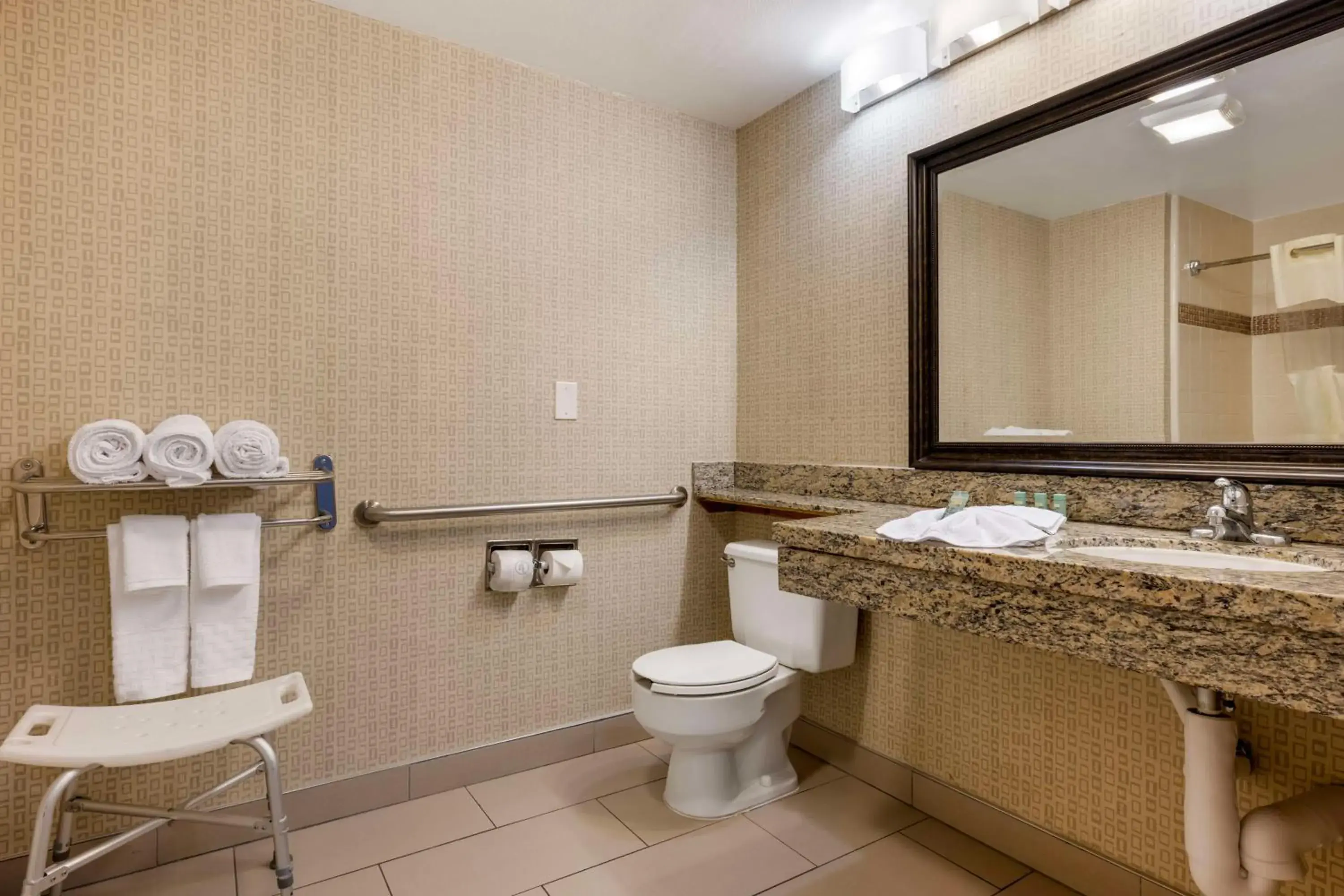 Bathroom in Best Western Los Angeles Worldport Hotel Bathroom in Best Western Los Angeles Worldport Hotel