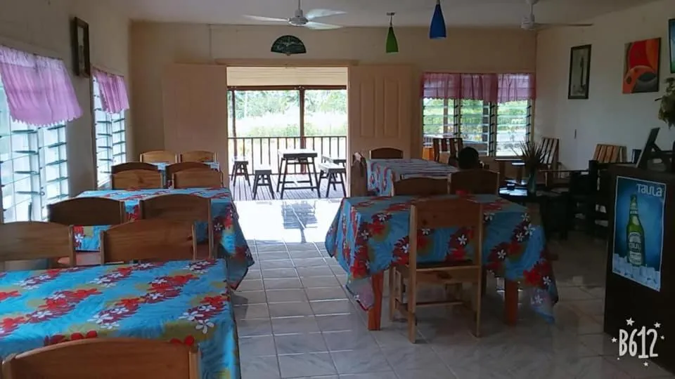 Restaurant/places to eat in Transit Motel