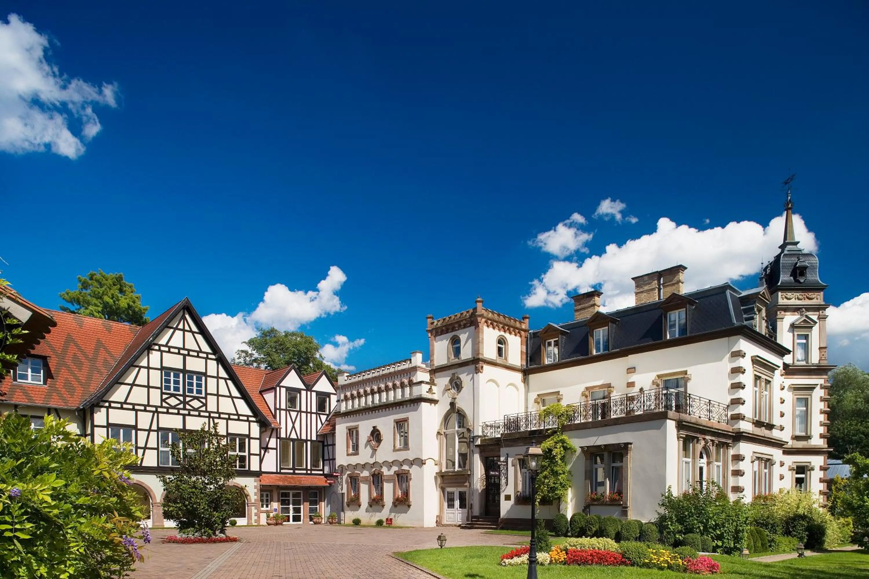 Property building in Hôtel Château de l'ile