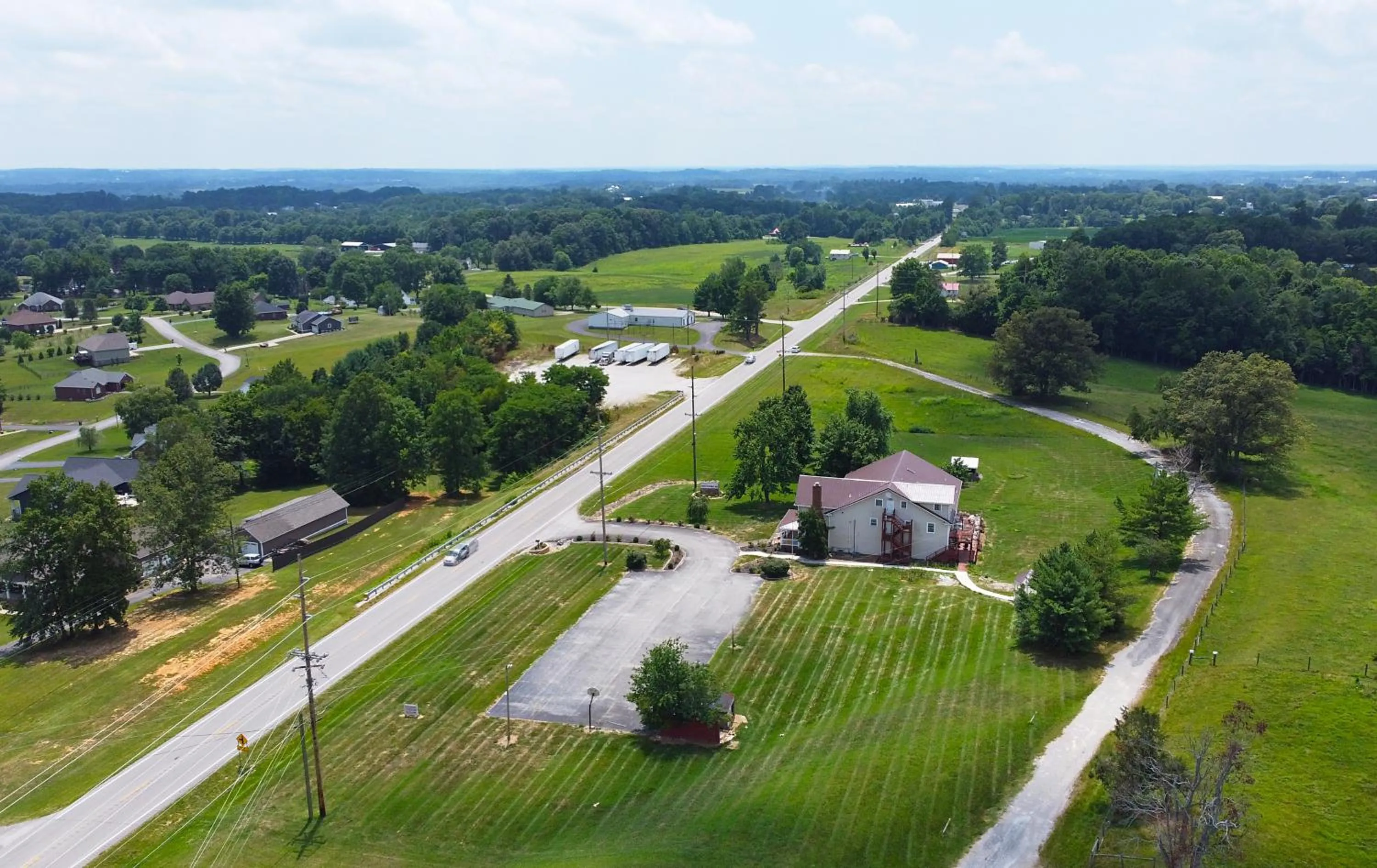 Property building in Four Seasons Country Inn