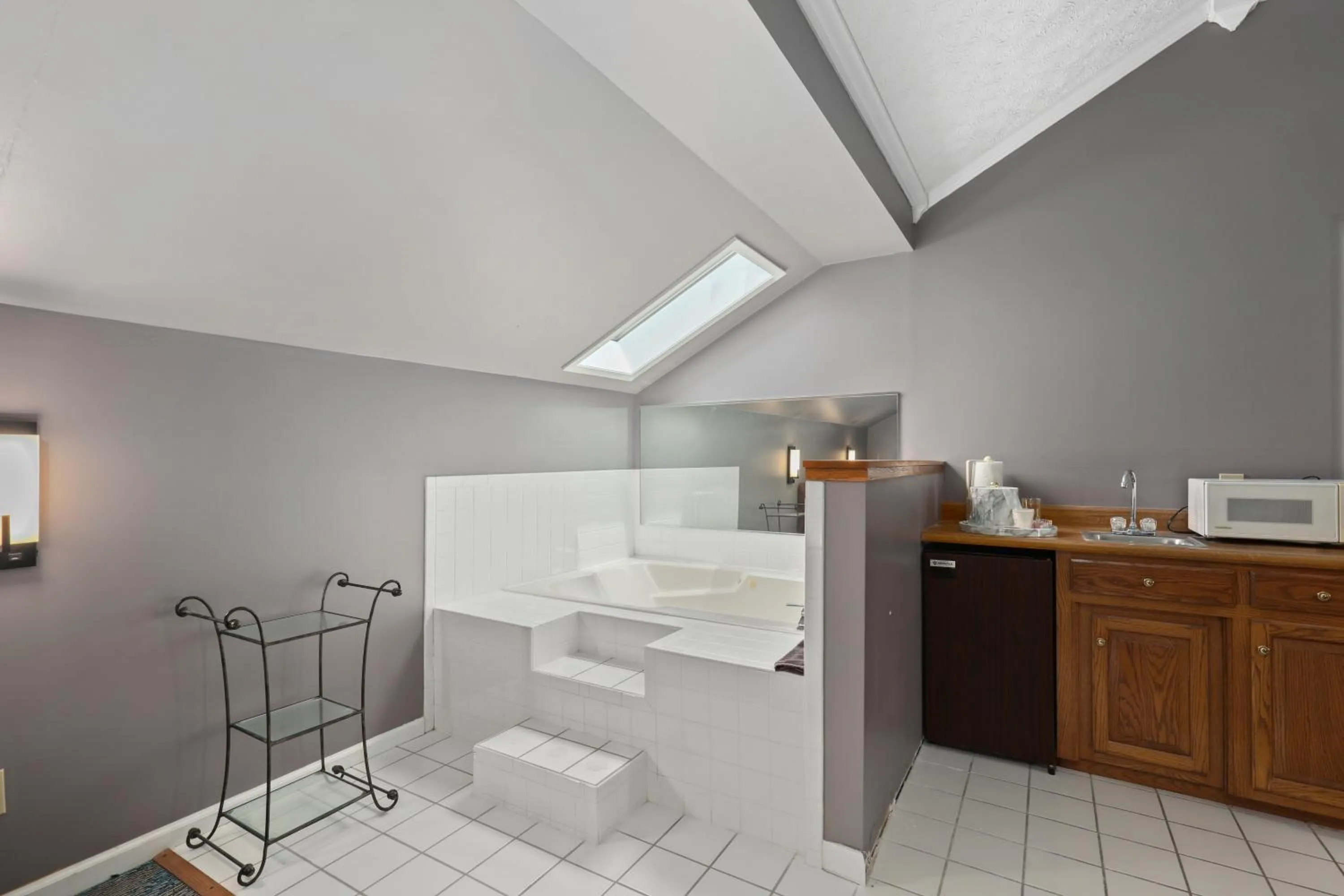 Bathroom in Four Seasons Country Inn