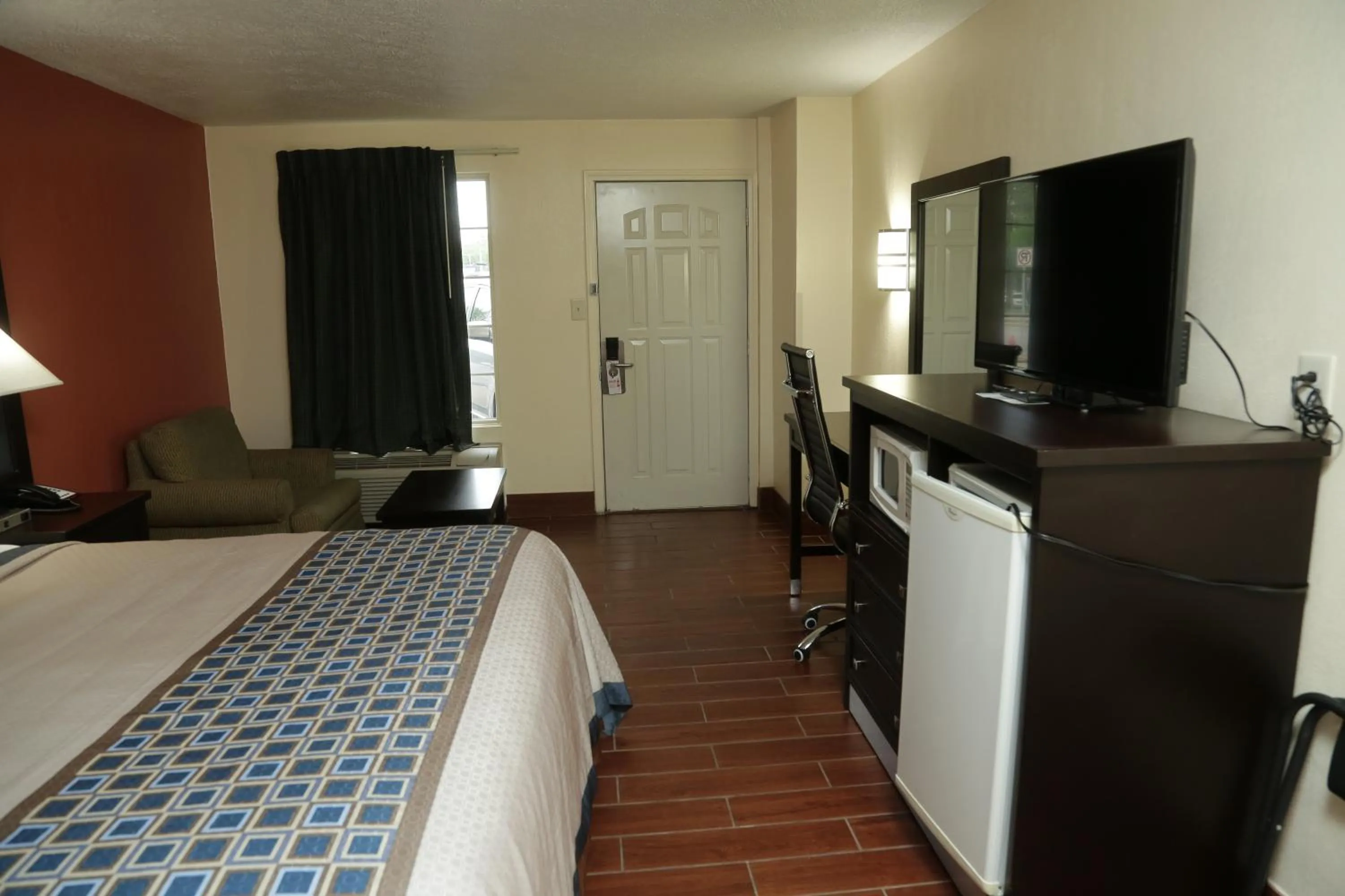 Bed in Budget Inn - Washington