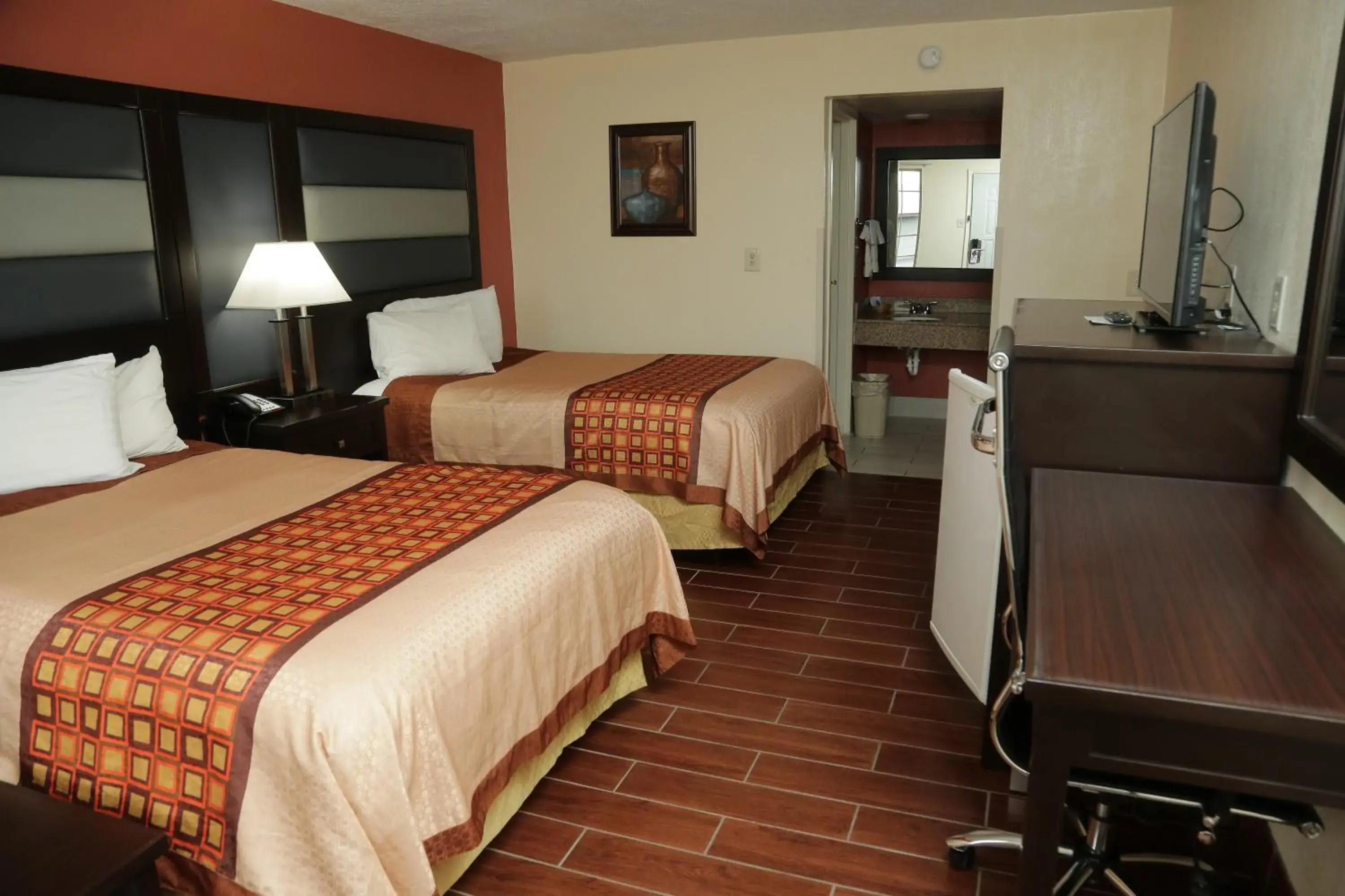 Double Room with Two Double Beds in Budget Inn - Washington Double Room with Two Double Beds in Budget Inn - Washington