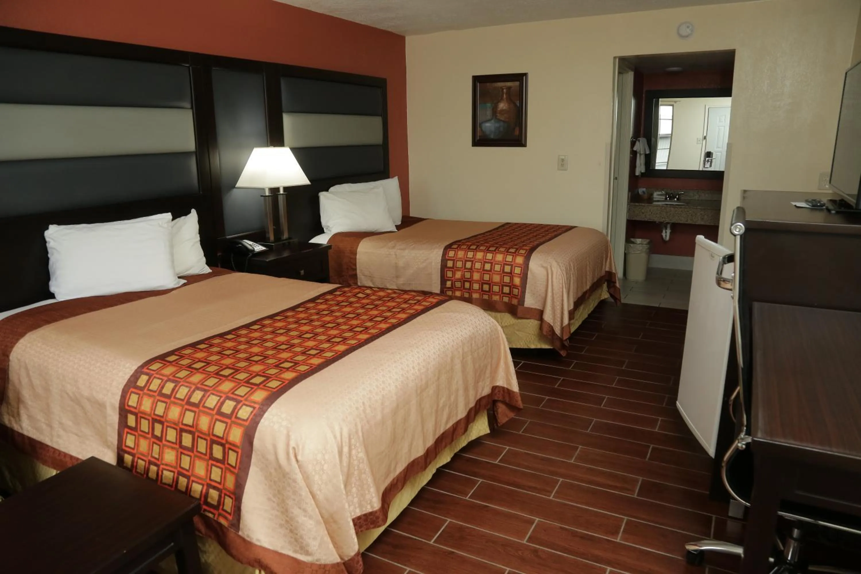 Bed in Budget Inn - Washington