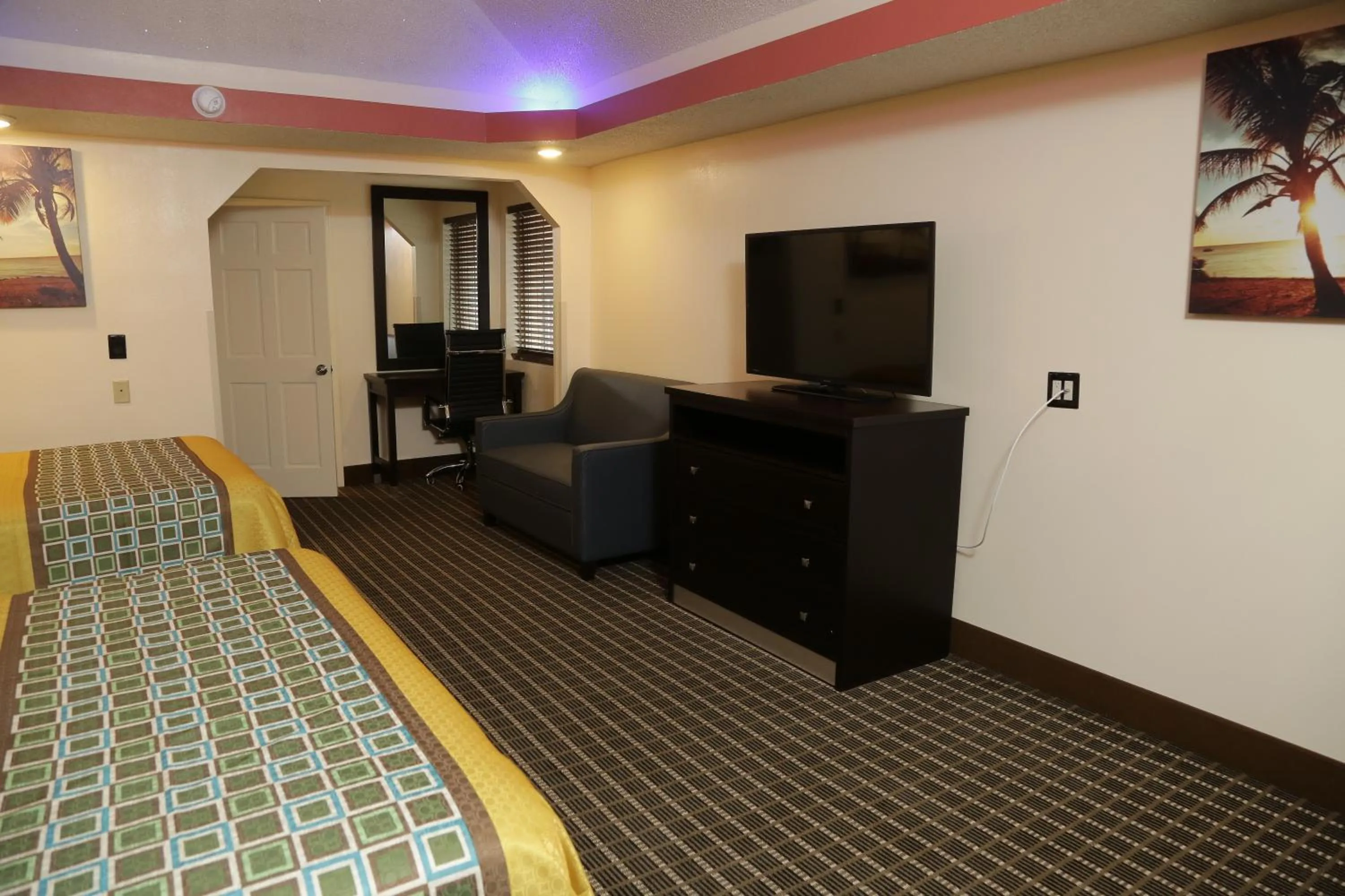 Bed in Budget Inn - Washington