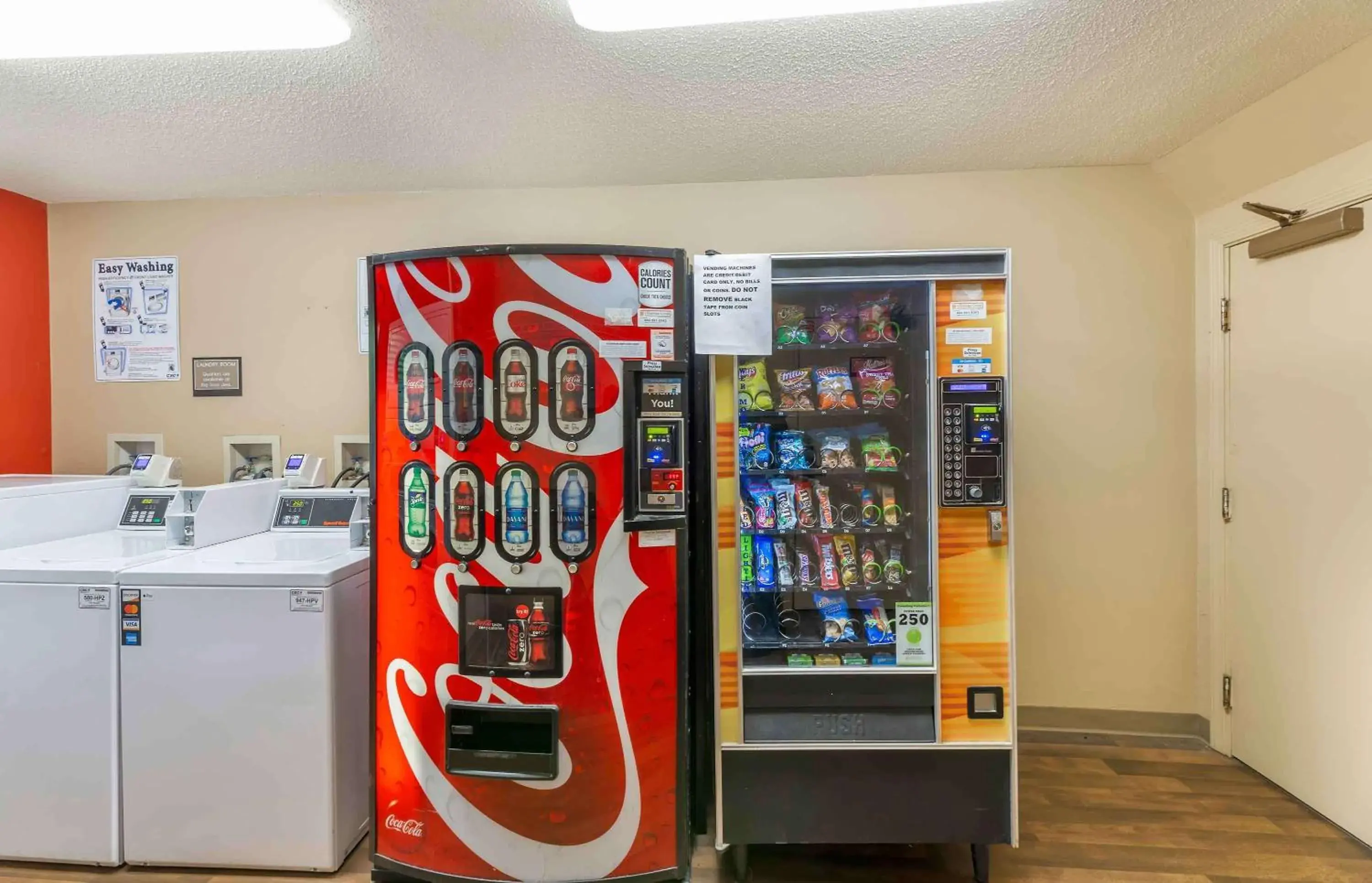 Property building in Suburban Studios Copley Akron West Property building in Suburban Studios Copley Akron West