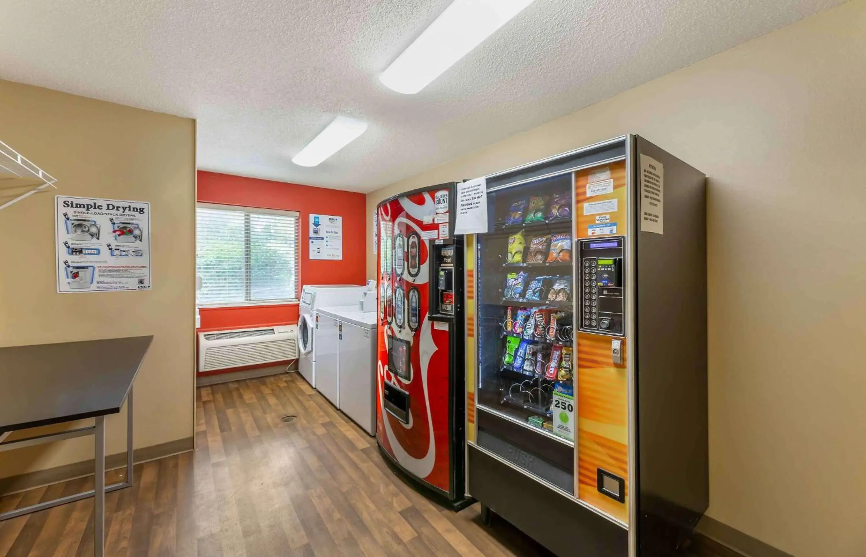 Property building in Suburban Studios Copley Akron West Property building in Suburban Studios Copley Akron West