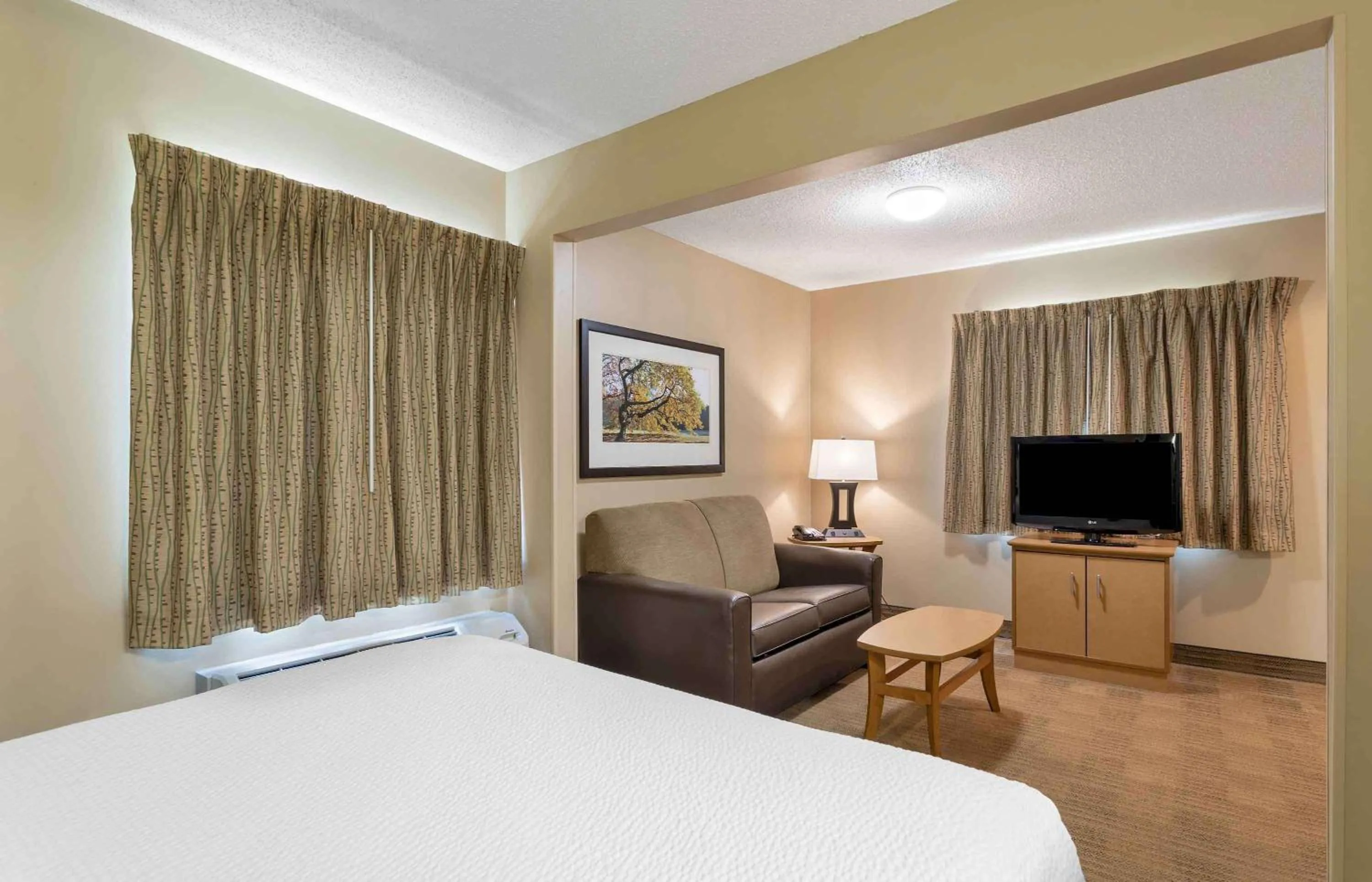 Bedroom, Bed in Extended Stay America Suites - Knoxville - West Hills