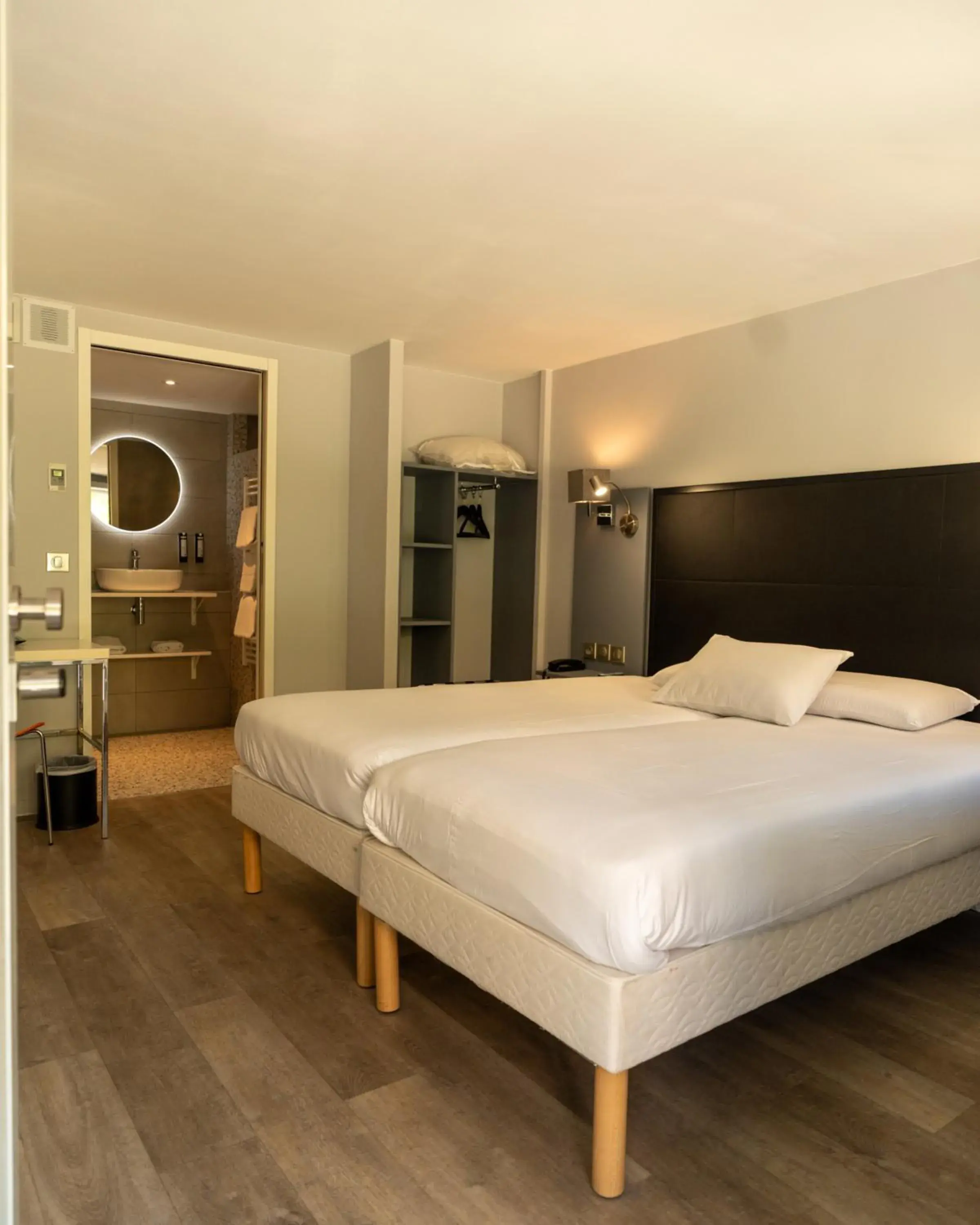 Bed in Kyriad Lyon Sud Sainte Foy Bed in Kyriad Lyon Sud Sainte Foy