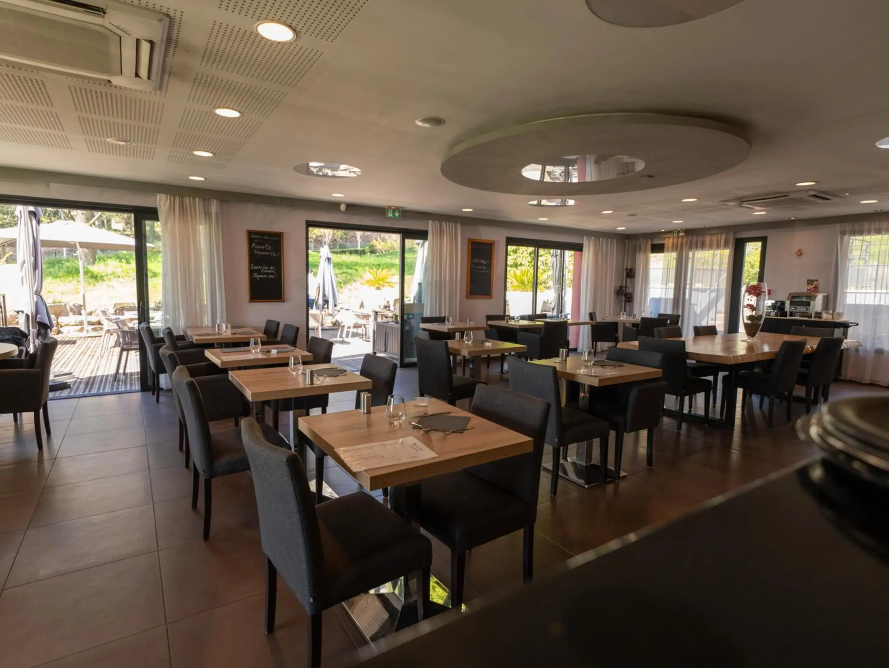 Restaurant/places to eat in Kyriad Lyon Sud Sainte Foy Restaurant/places to eat in Kyriad Lyon Sud Sainte Foy