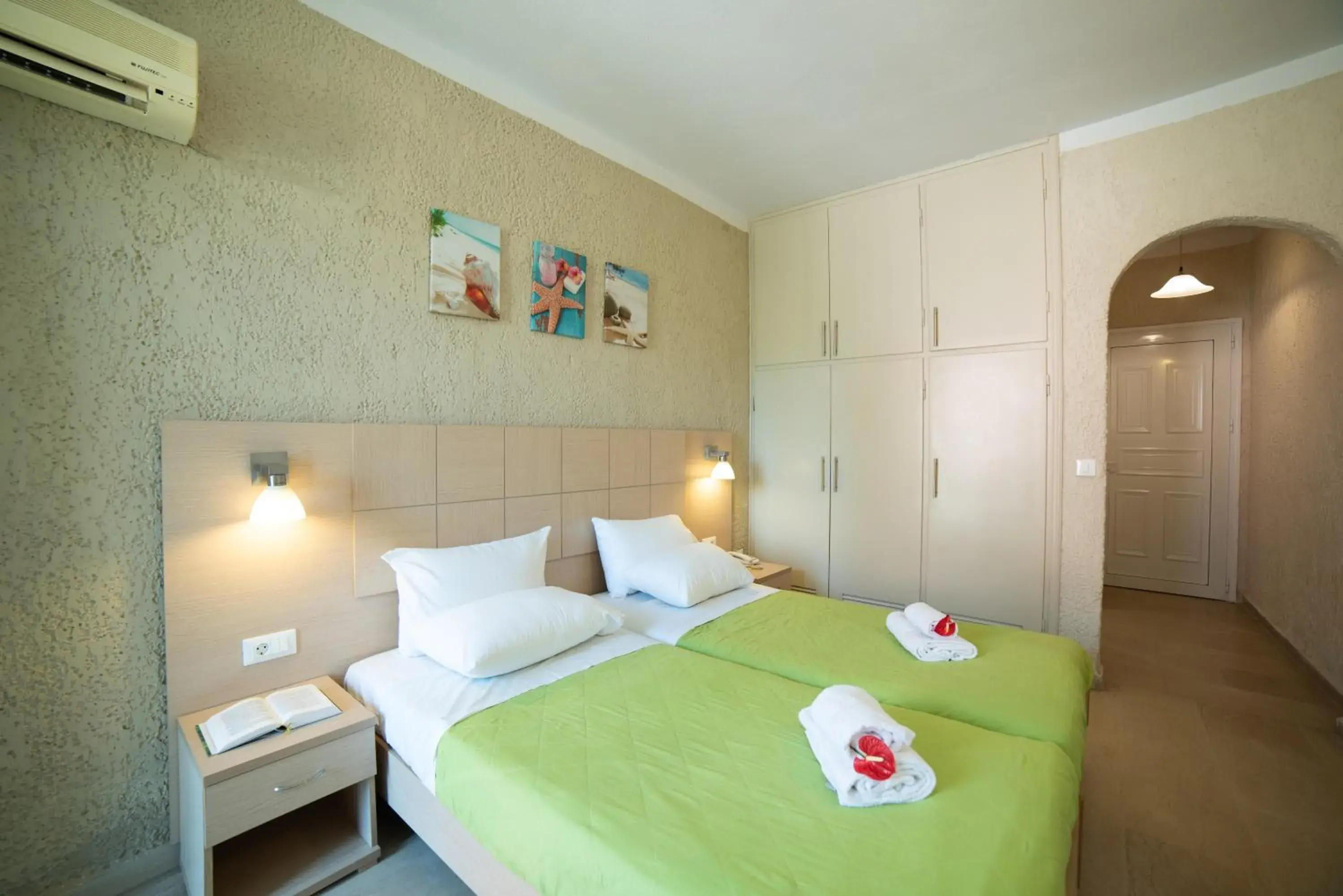 Double or Twin Room with Garden View in Hotel Alkionis Double or Twin Room with Garden View in Hotel Alkionis