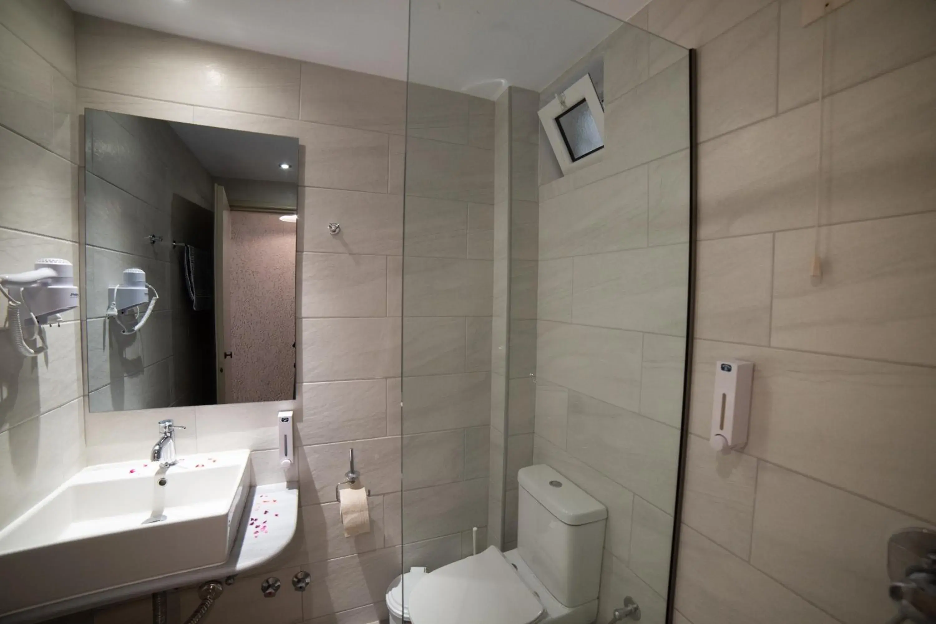 Double or Twin Room with Garden View in Hotel Alkionis Double or Twin Room with Garden View in Hotel Alkionis