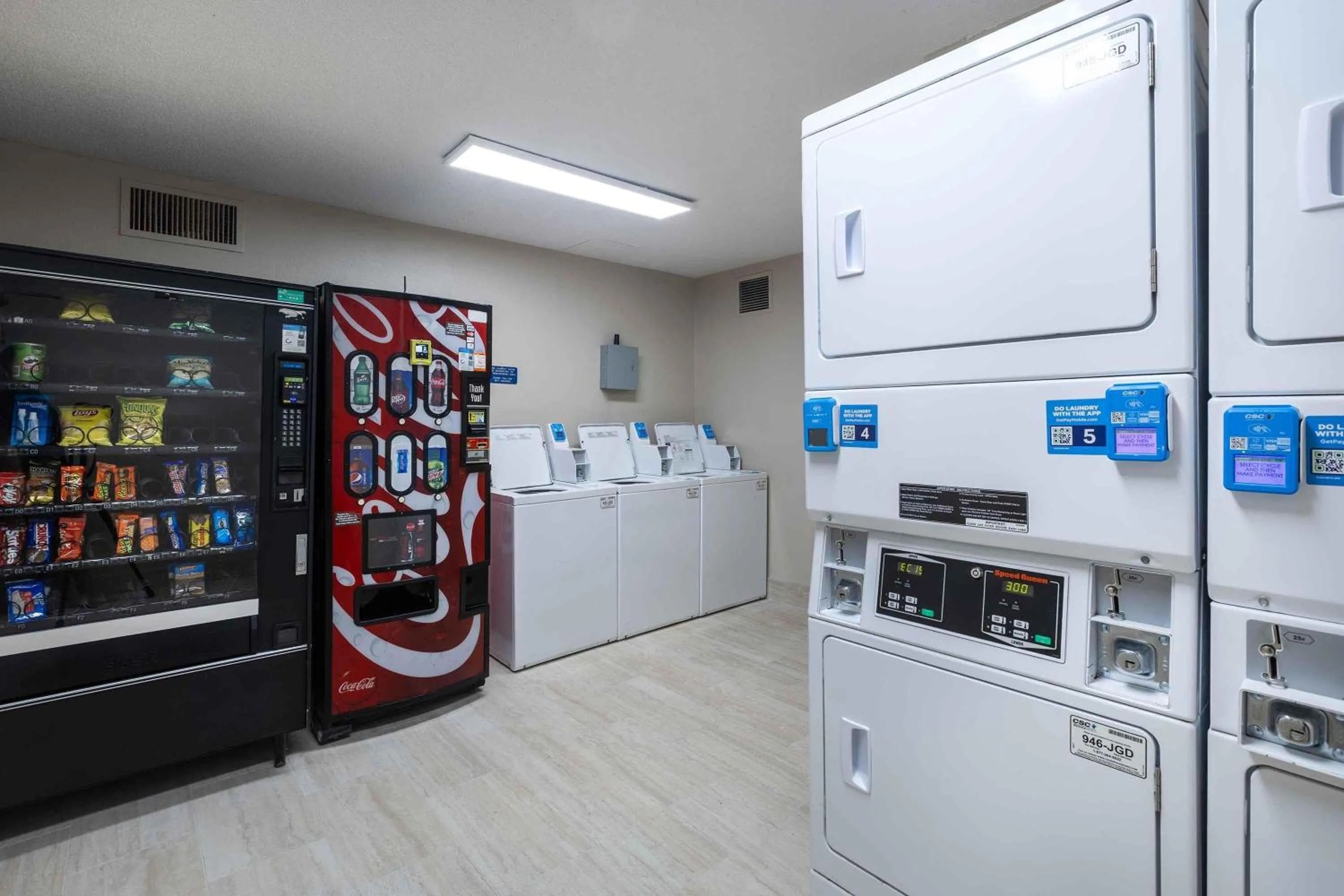 Property building in Extended Stay America Suites - Columbia - Greystone