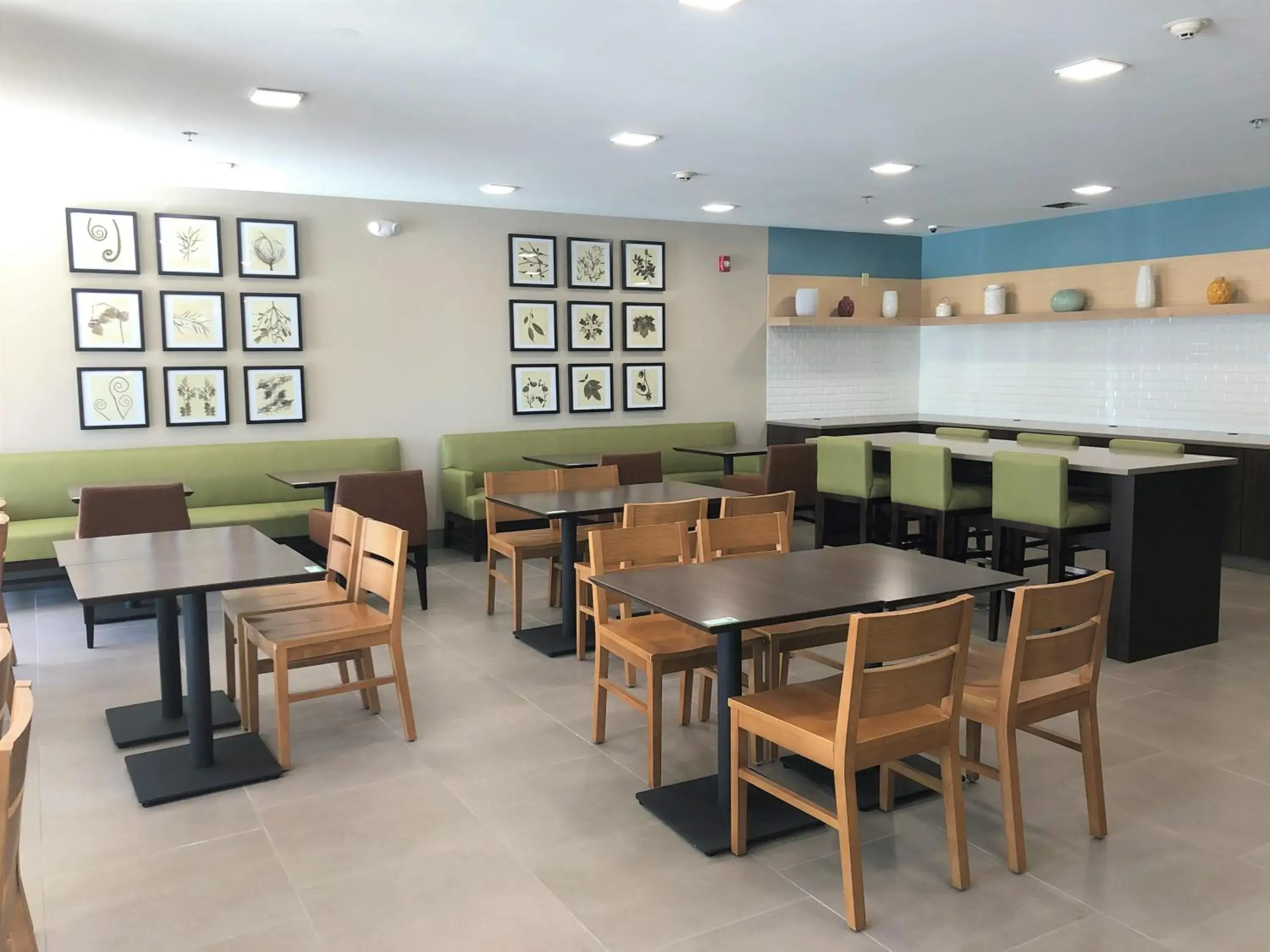 Restaurant/places to eat in Country Inn & Suites by Radisson, Stone Mountain, GA Restaurant/places to eat in Country Inn & Suites by Radisson, Stone Mountain, GA