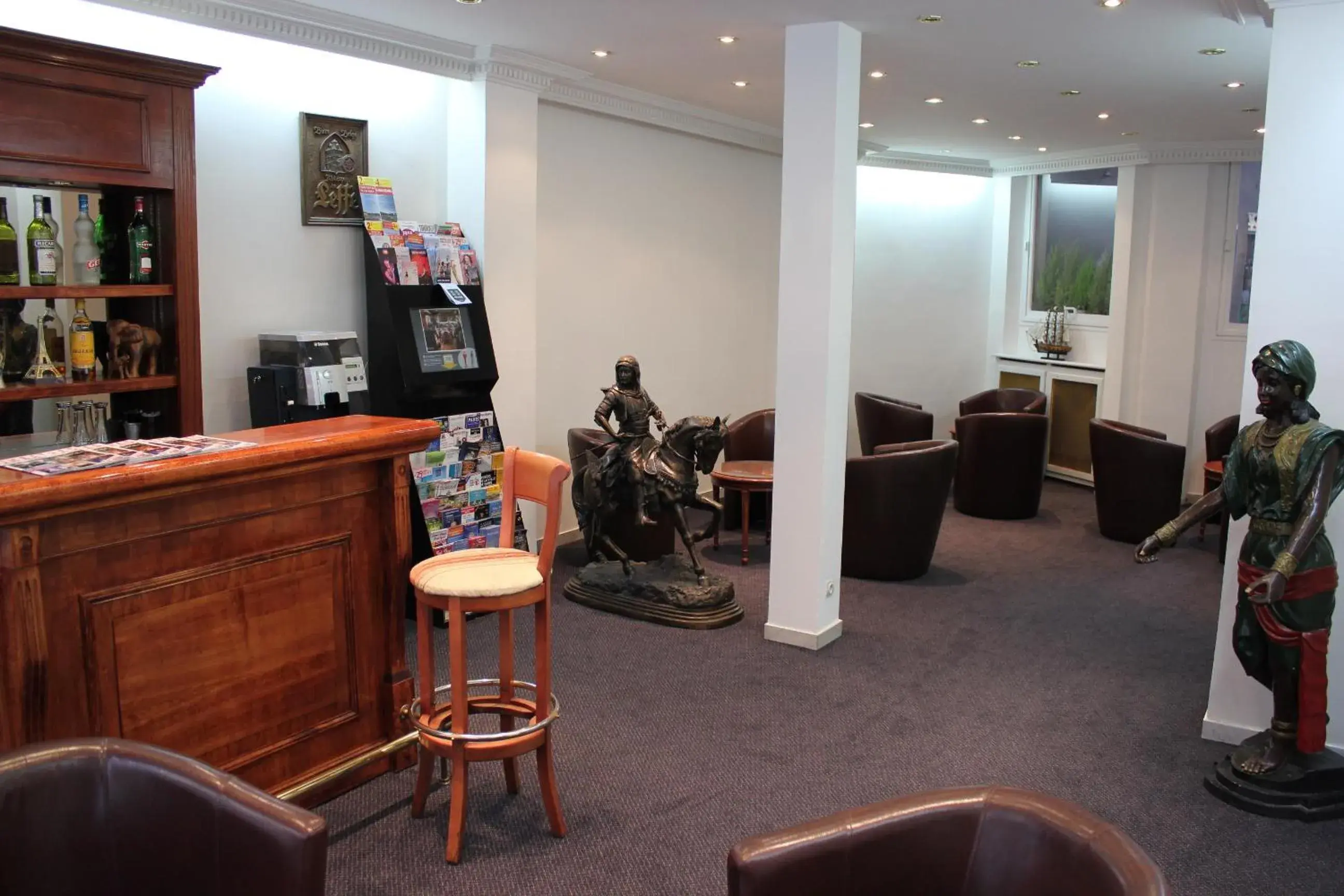 Lounge or bar in Metropol Lounge or bar in Metropol