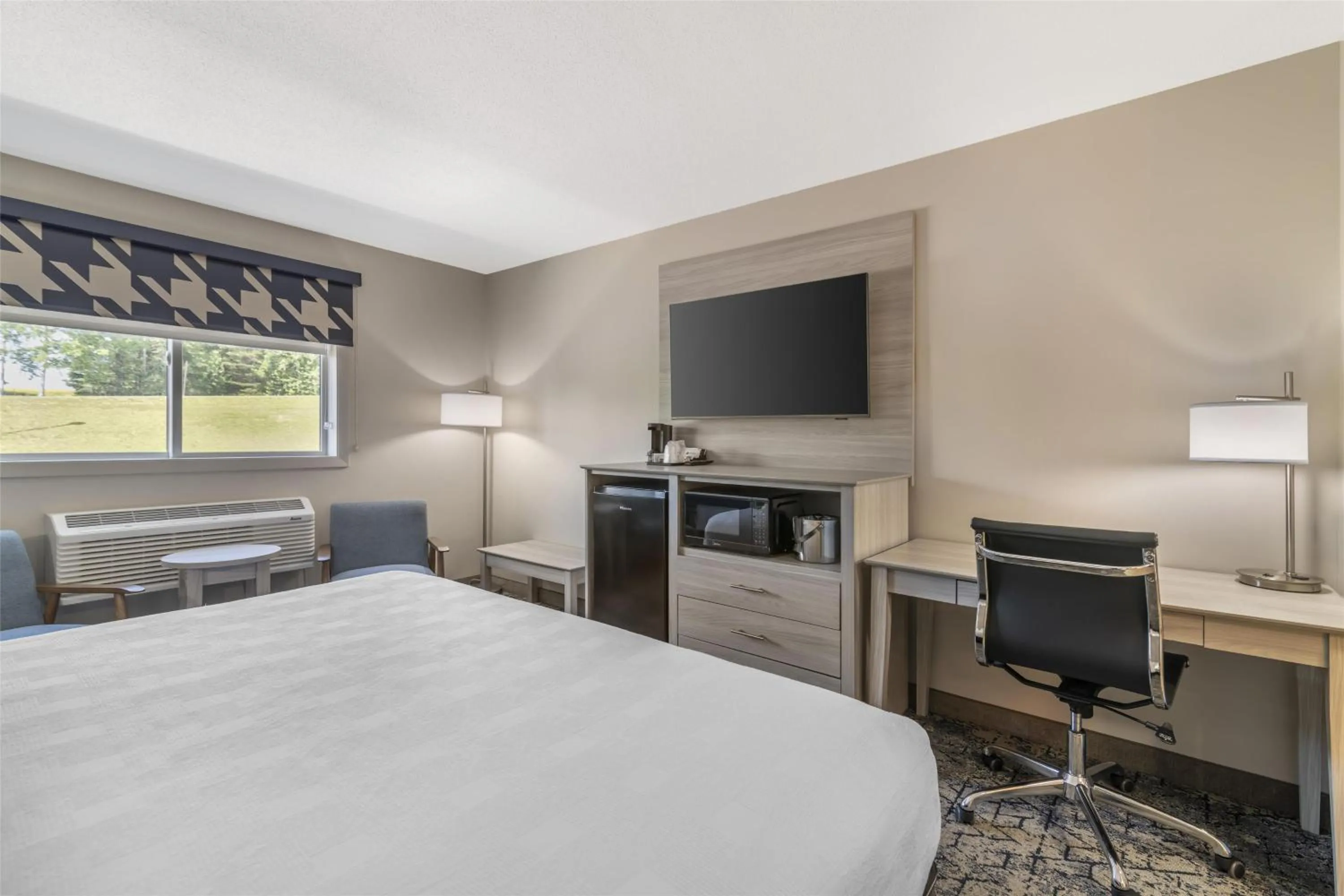 Bedroom, Bed in Best Western Caribou Inn