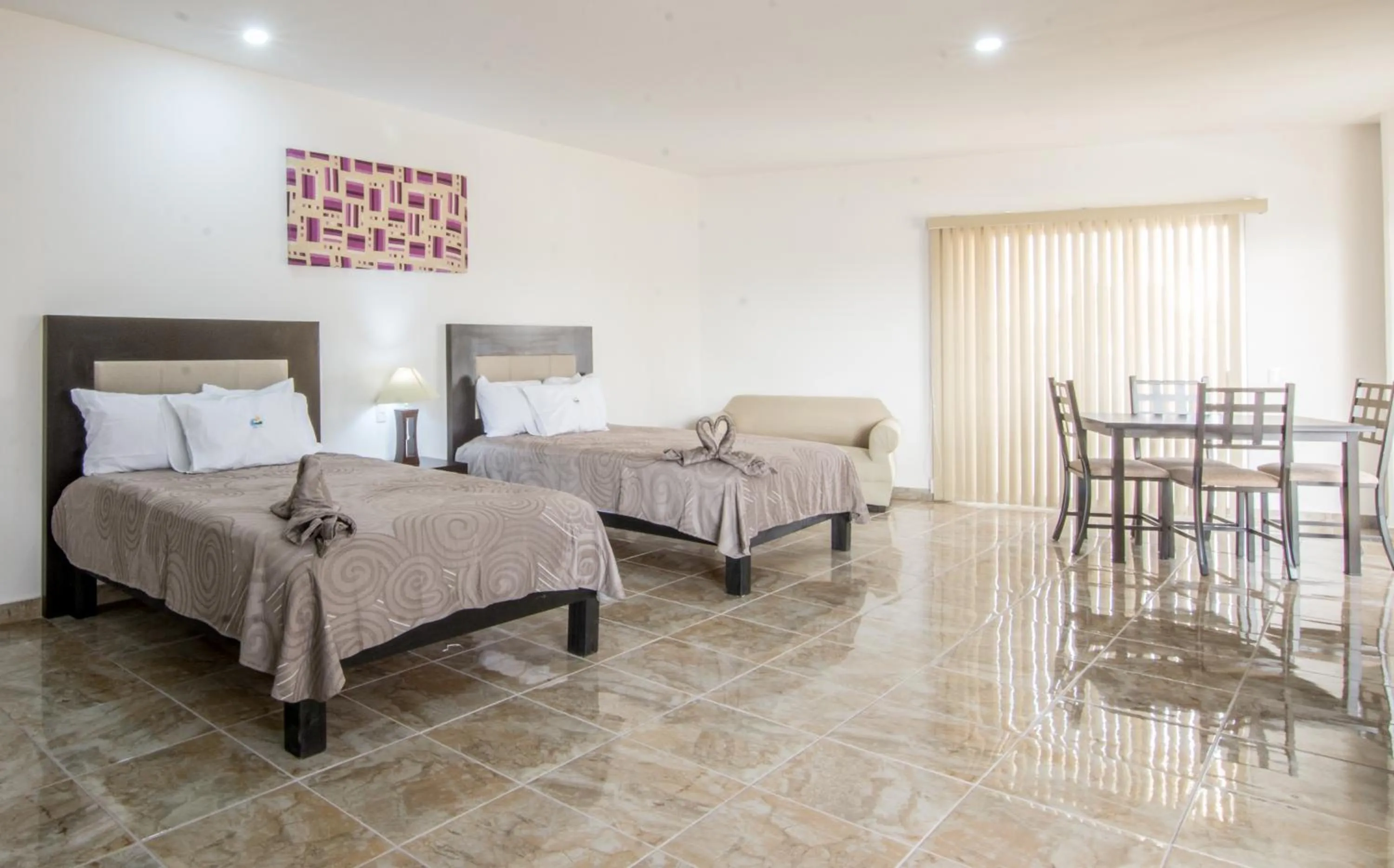 Photo of the whole room, Bed in BB INN