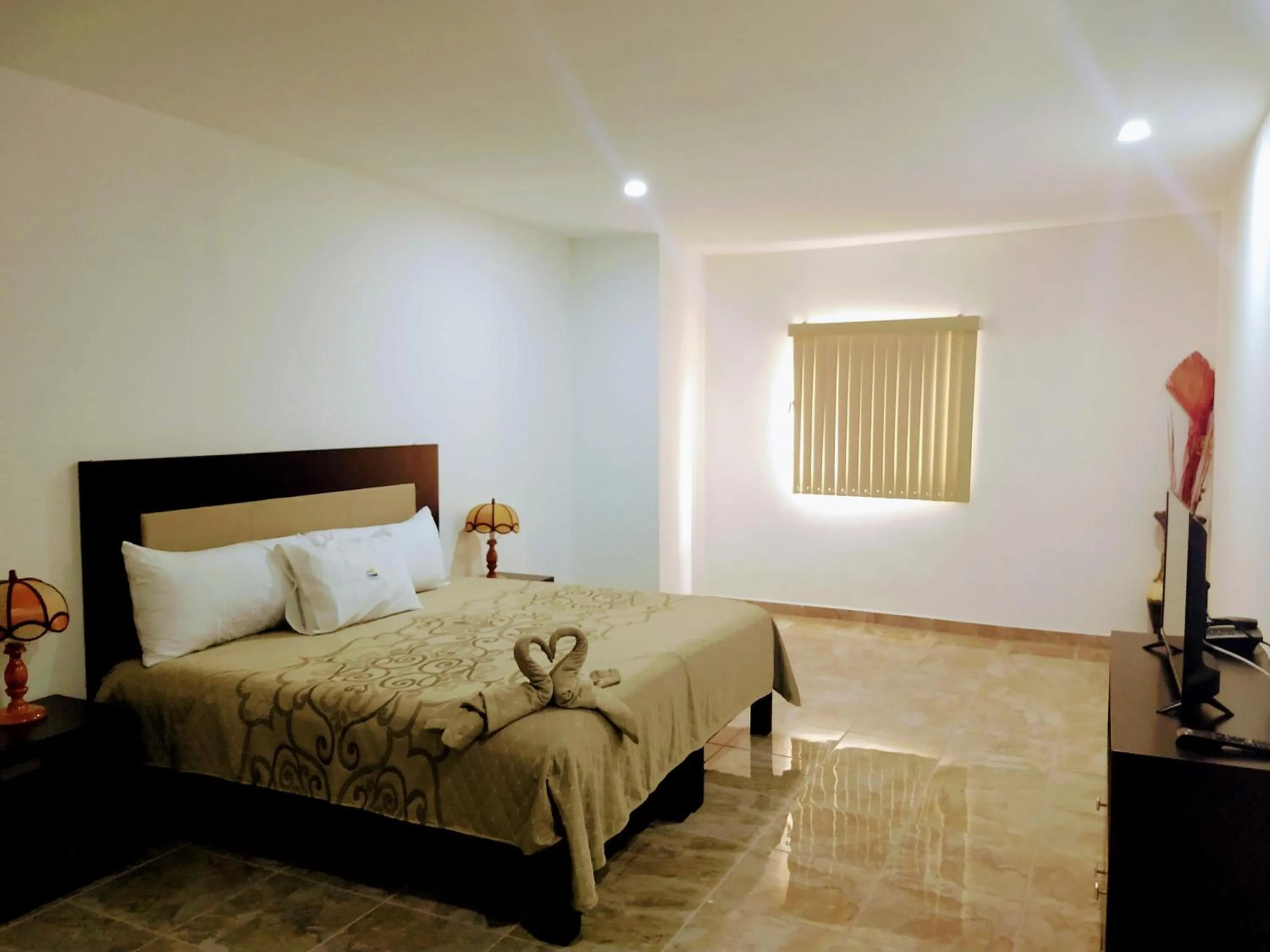 Photo of the whole room, Bed in BB INN