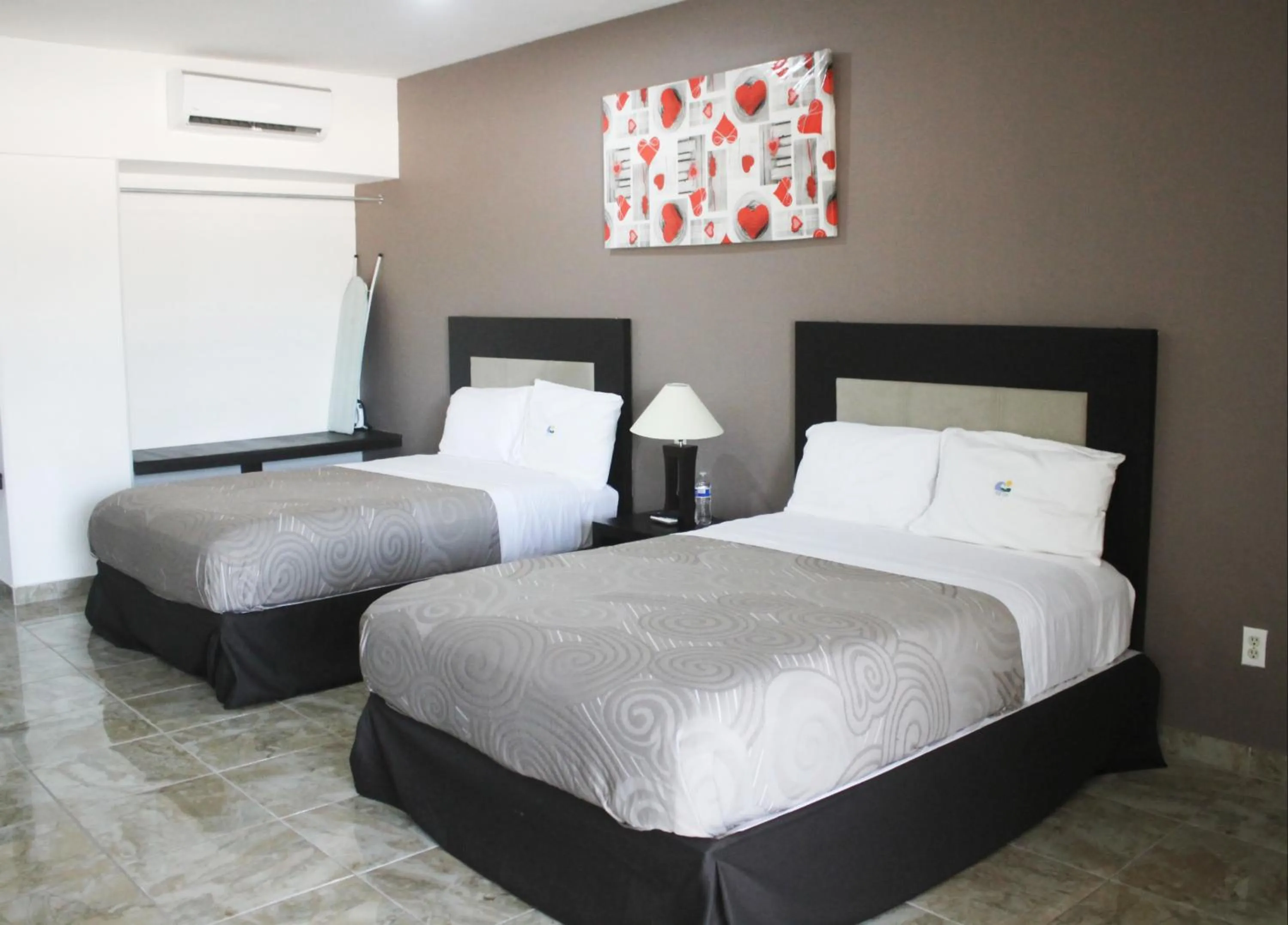 Photo of the whole room, Bed in BB INN