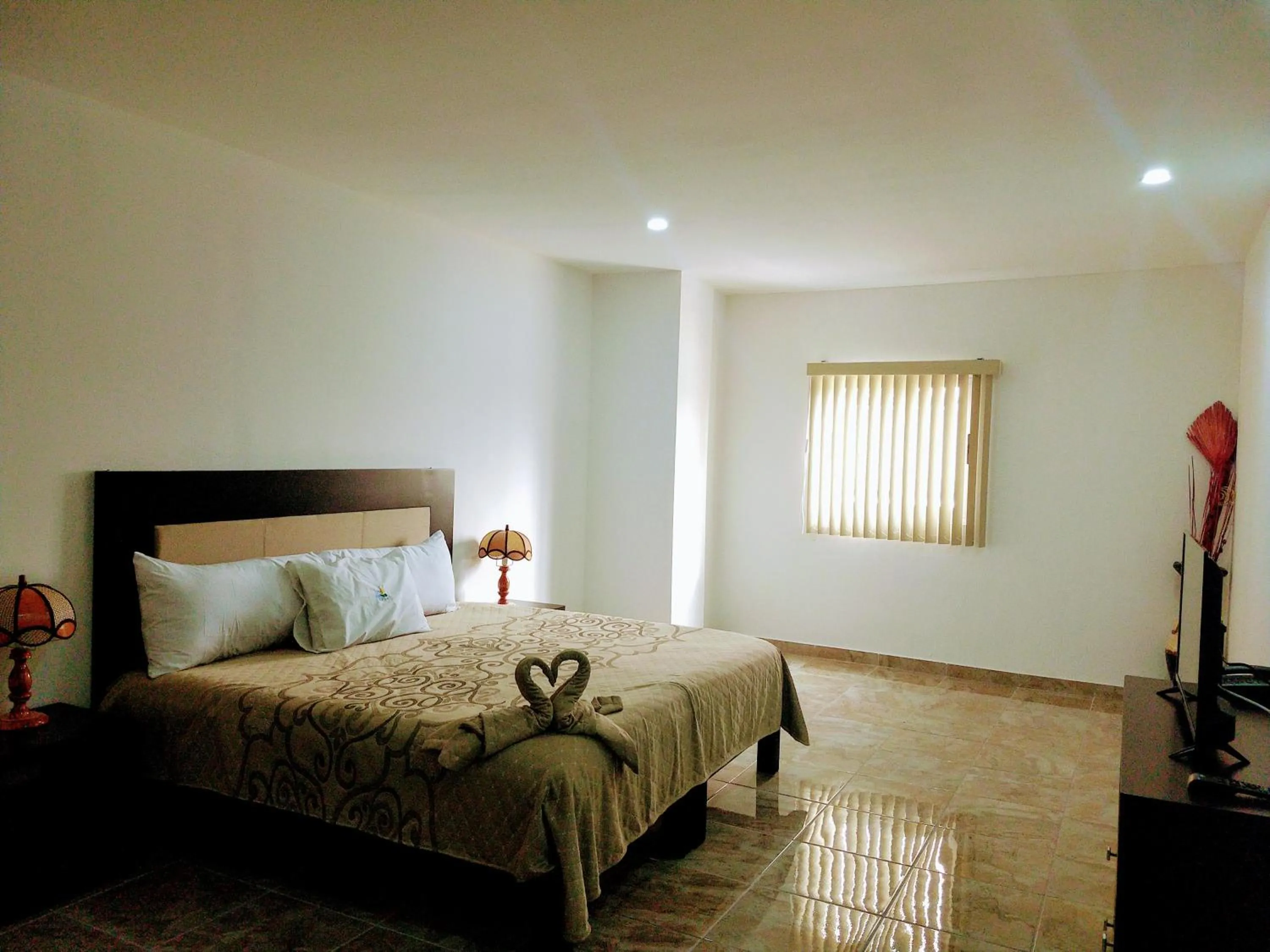 Photo of the whole room, Bed in BB INN