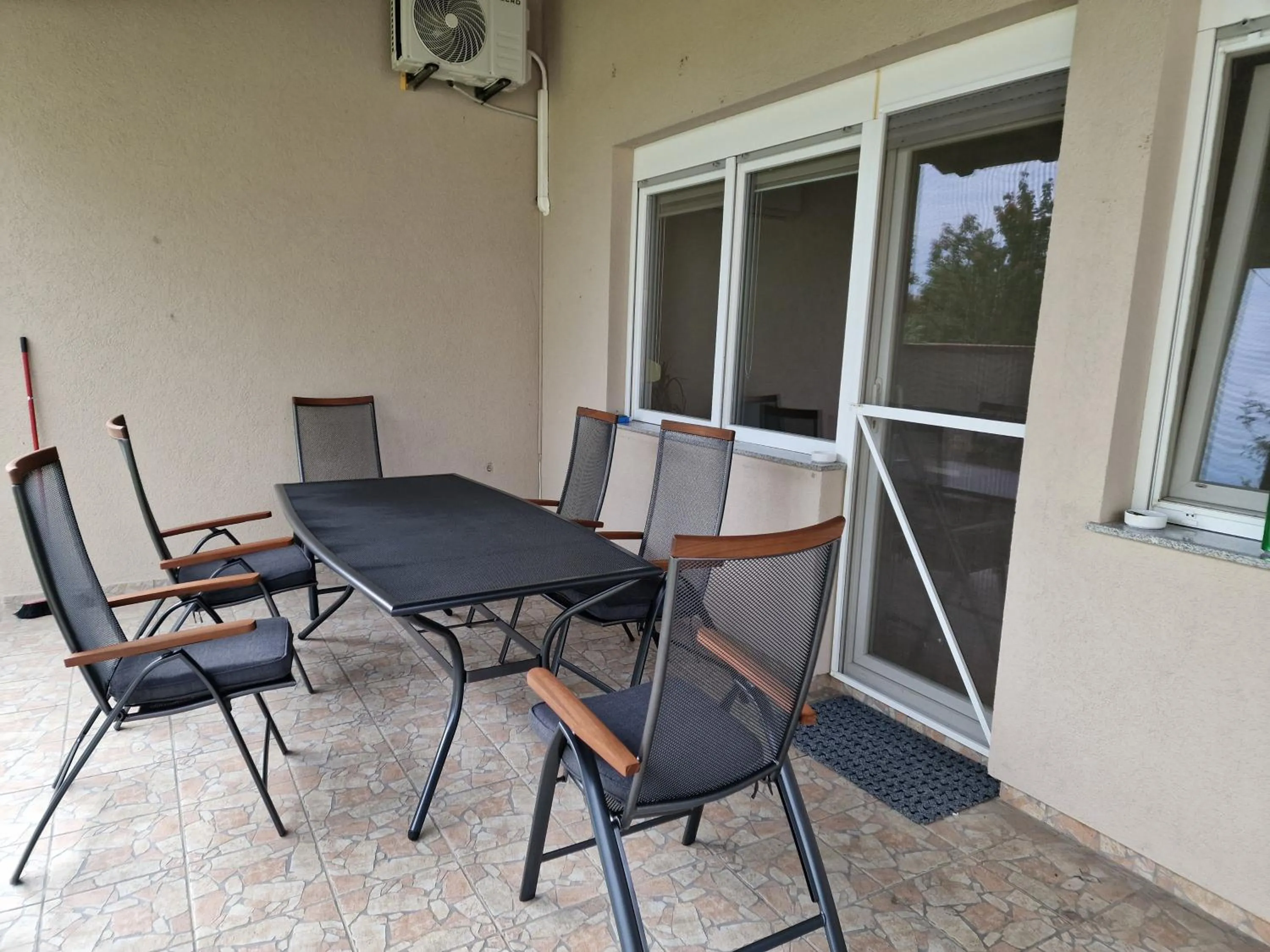 Two-Bedroom Apartment in Seasons apartmani
