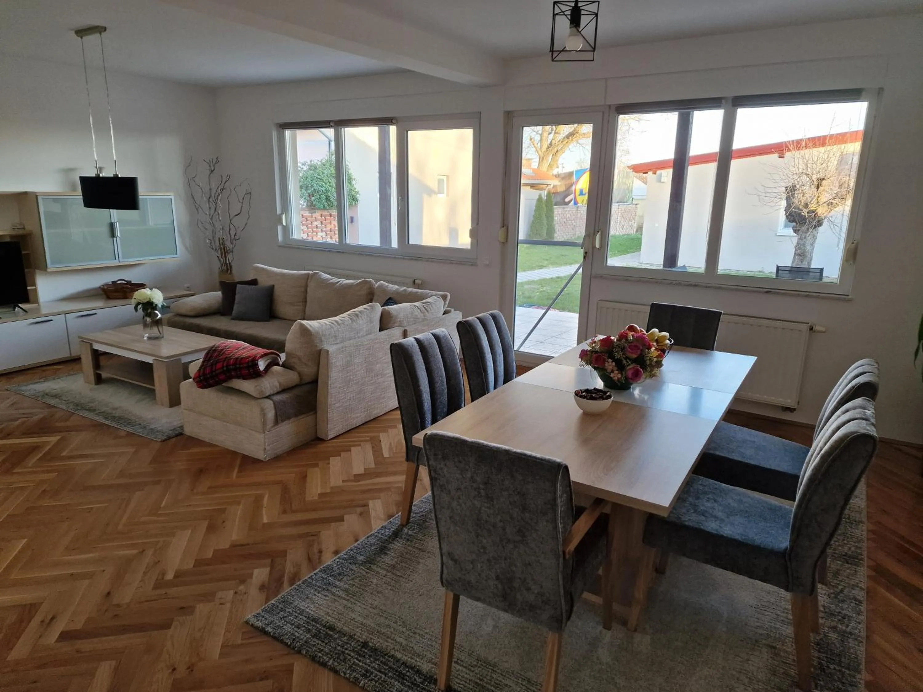 Seasons apartmani