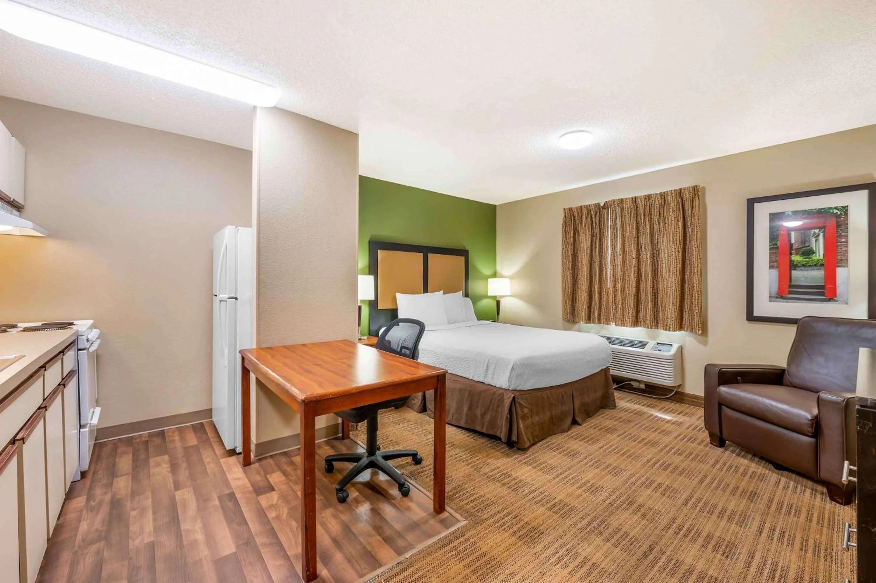 Bedroom, Bed in Extended Stay America Suites - Dayton - Fairborn