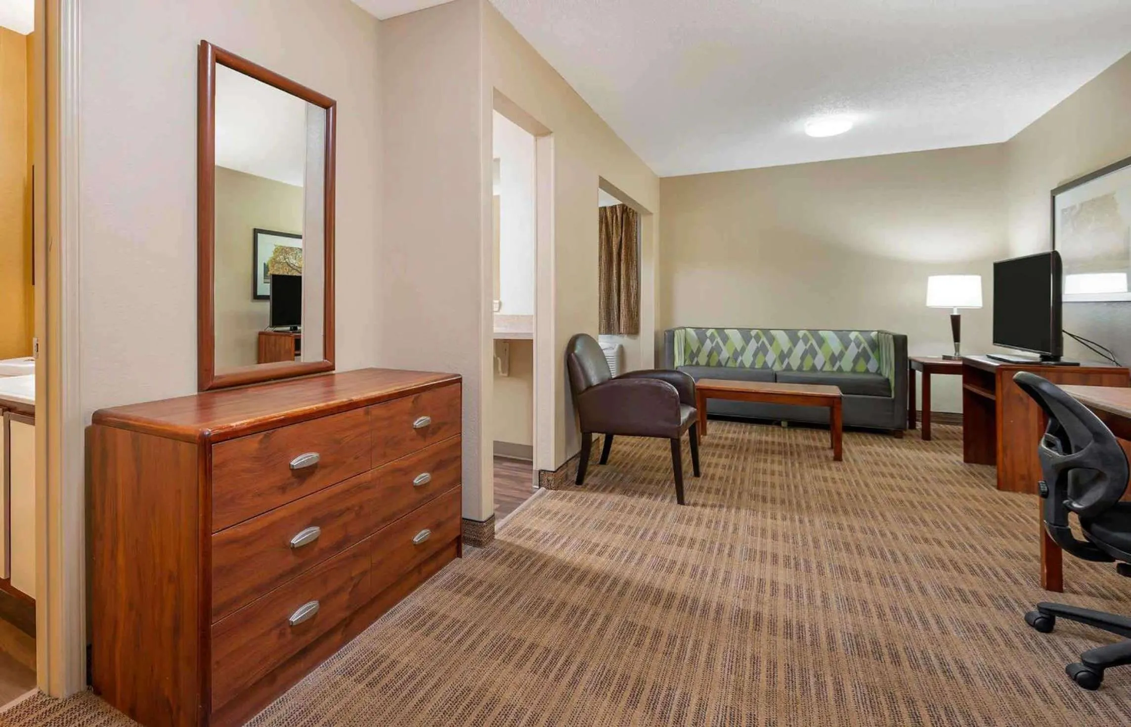Bedroom in Extended Stay America Suites - Dayton - Fairborn