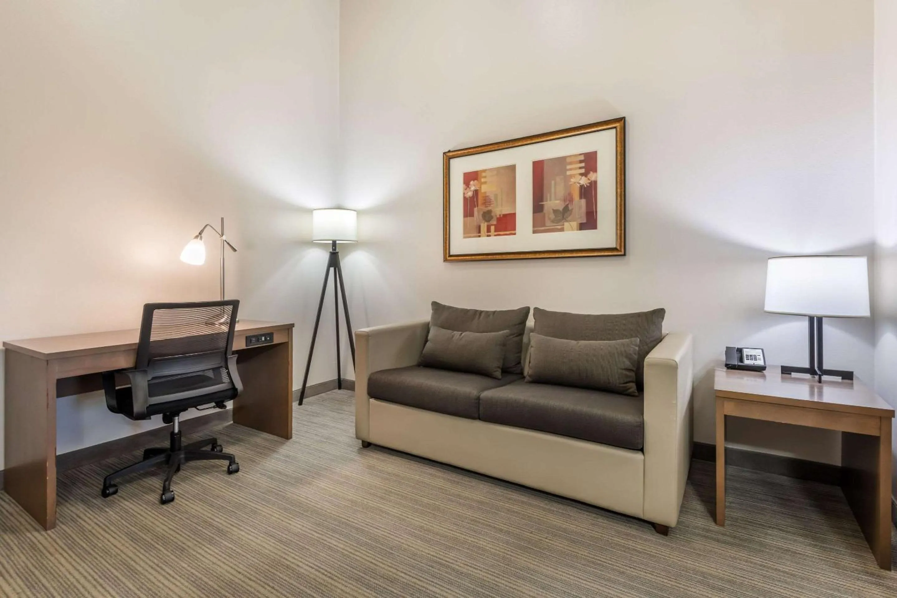 Bedroom in Country Inn & Suites by Radisson, Watertown, SD