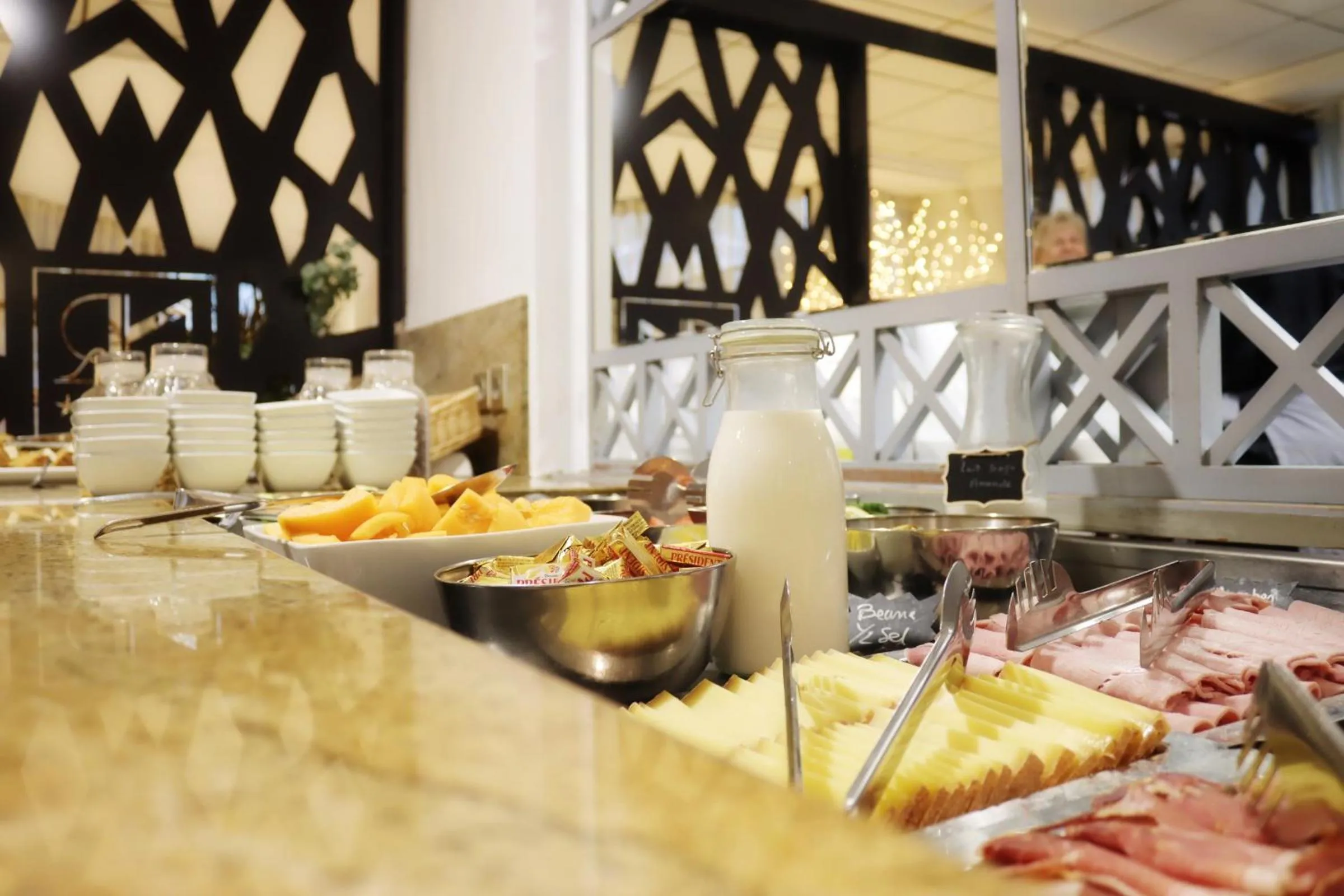 Breakfast in Hotel Nice Riviera