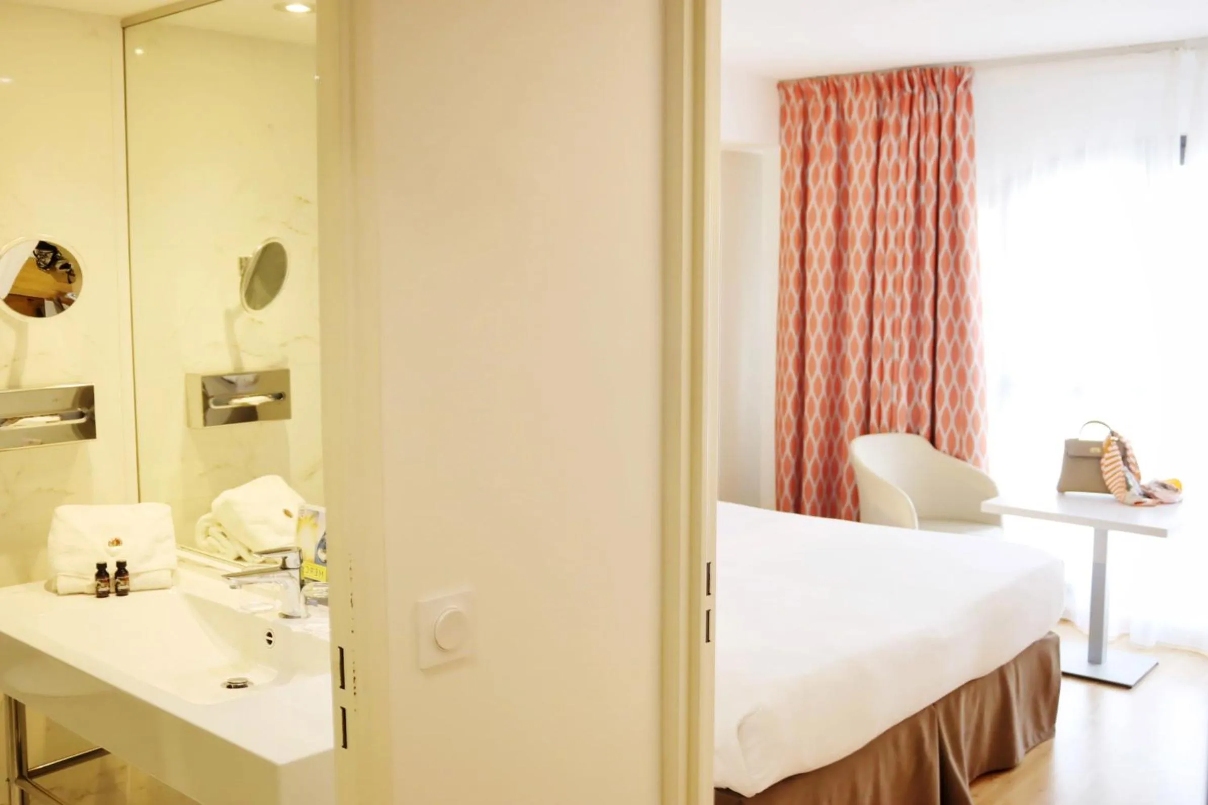 Photo of the whole room, Bed in Hotel Nice Riviera