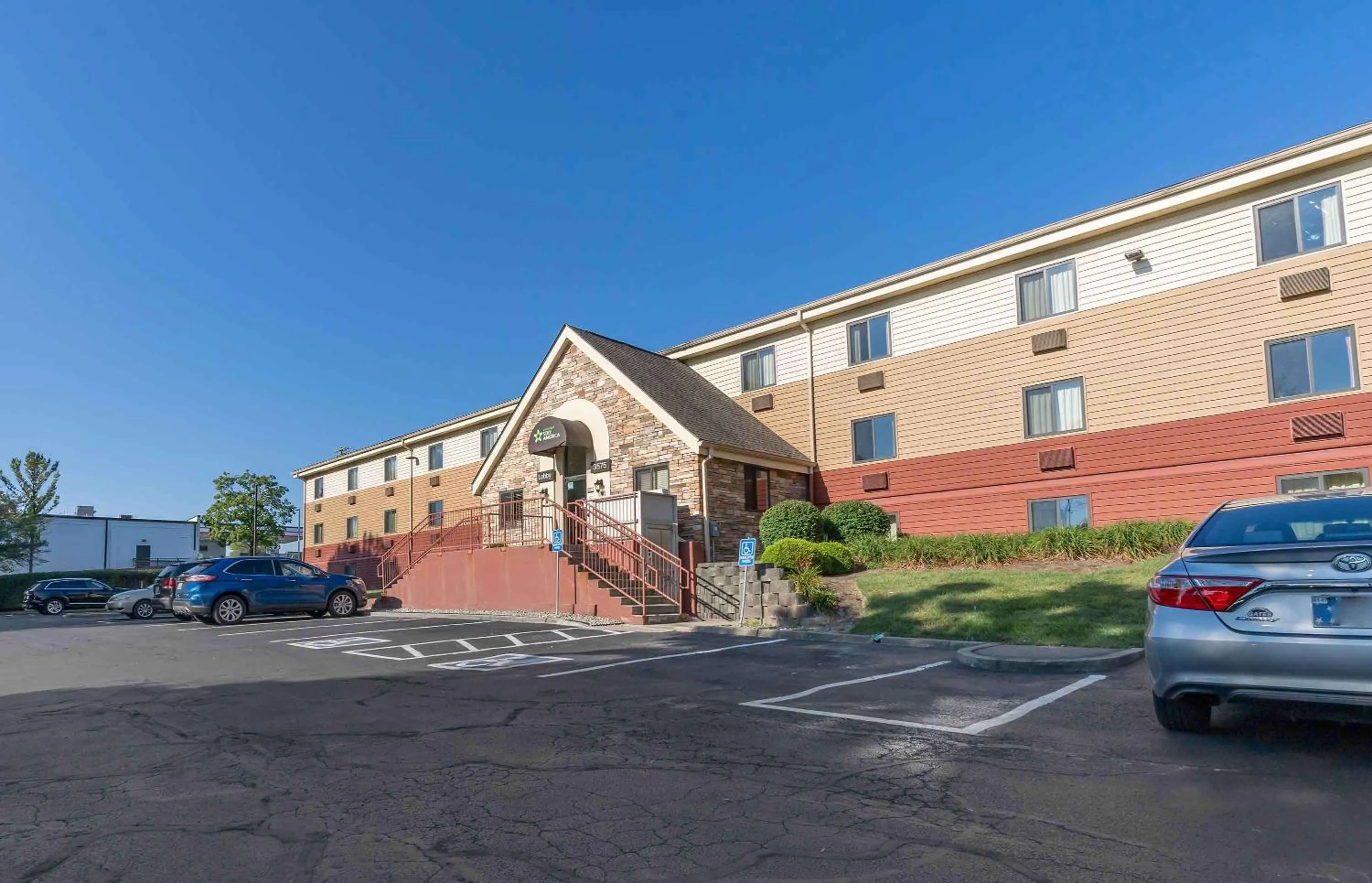 Property building in Extended Stay America Suites - Lexington - Tates Creek