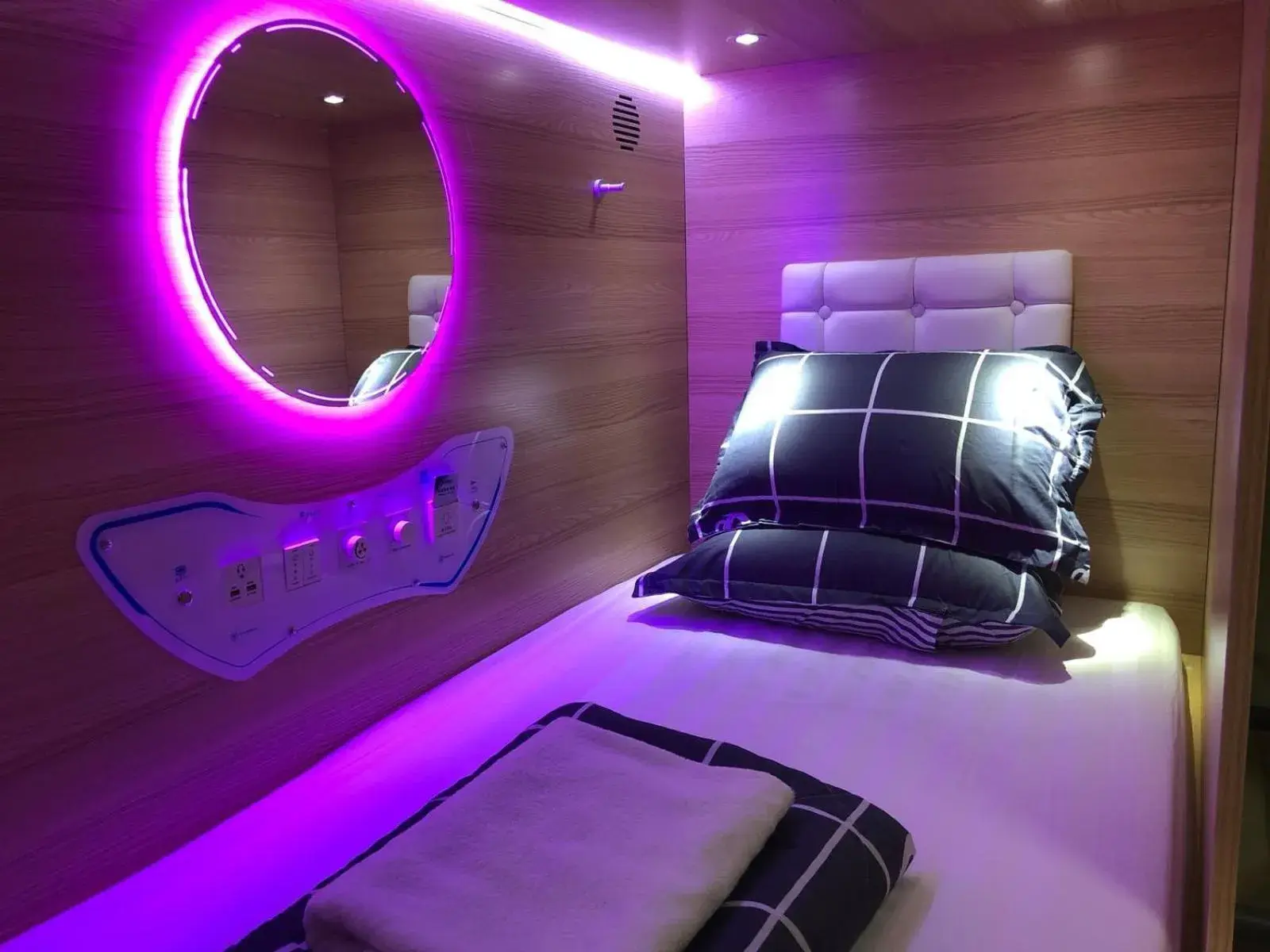 bunk bed, Bed in CapsulePod@Aljunied bunk bed, Bed in CapsulePod@Aljunied