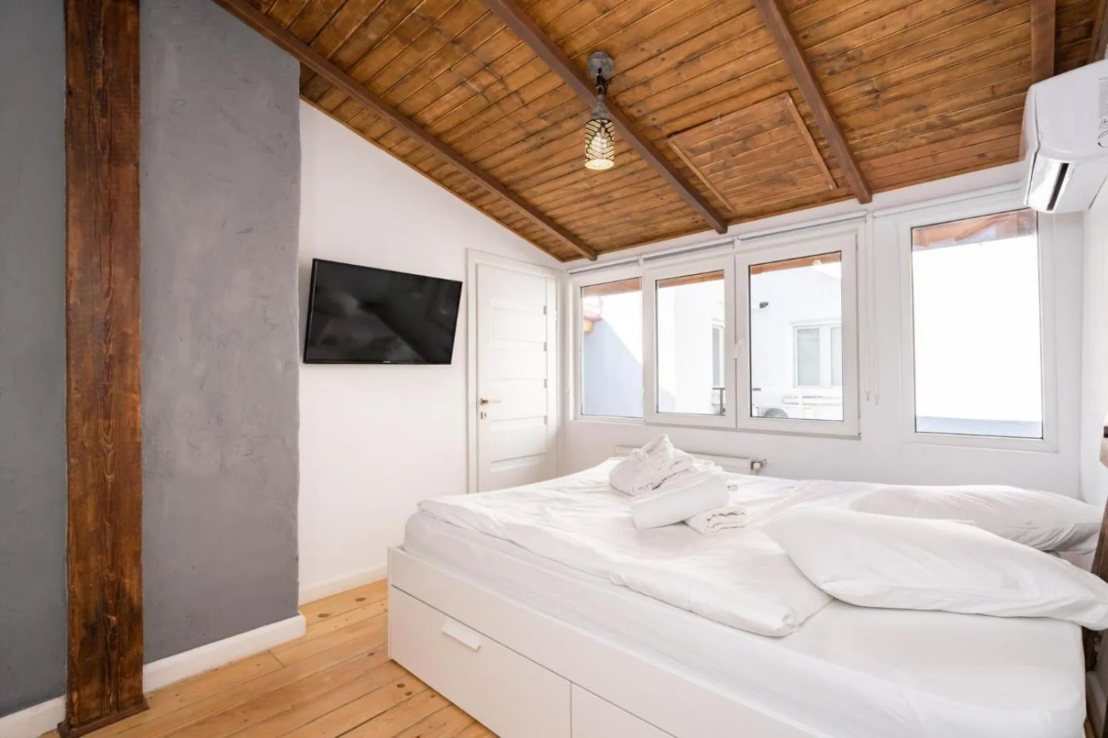 Bed in Lascar Catargiu Villa