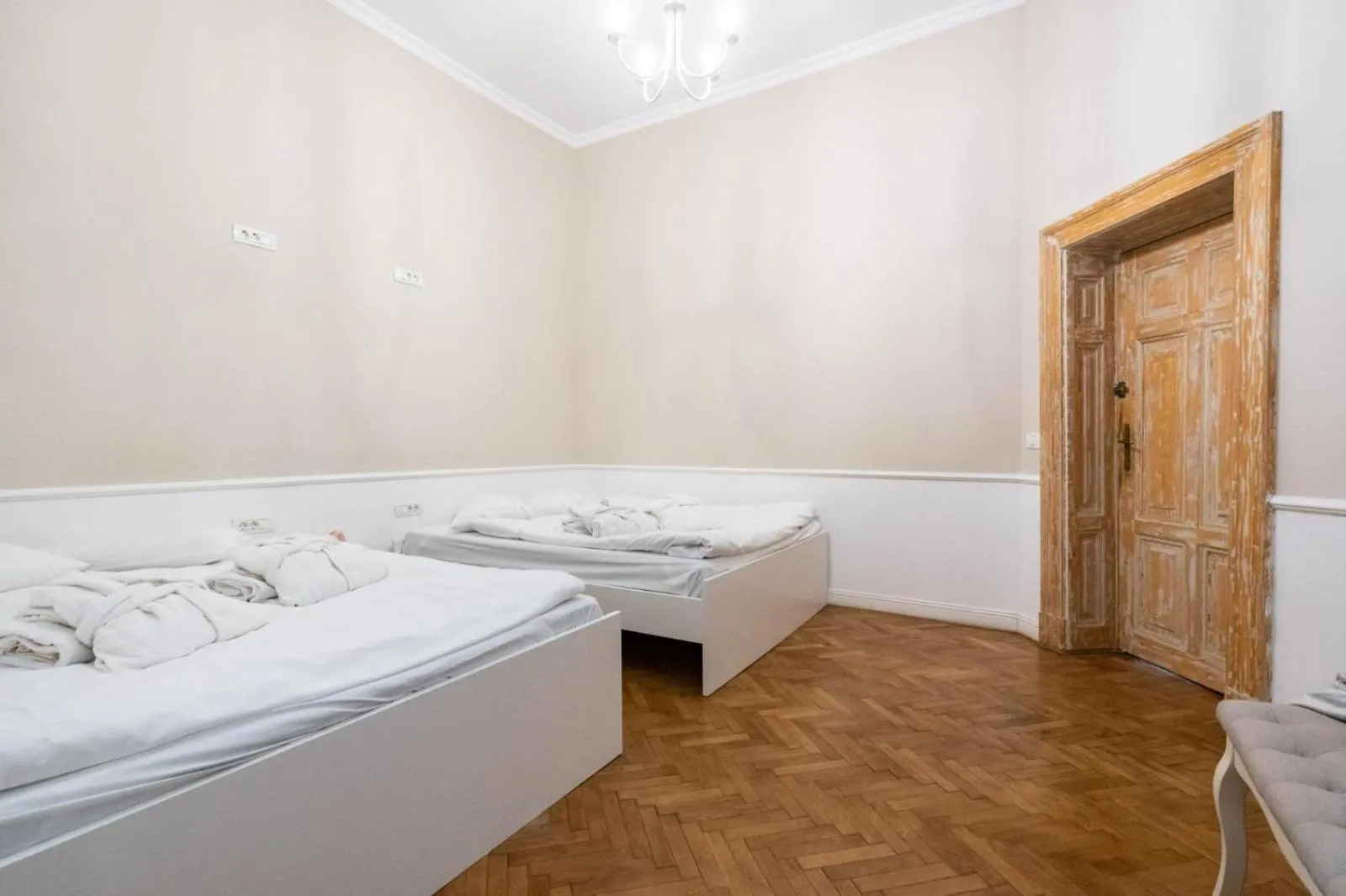Bedroom, Bed in Lascar Catargiu Villa