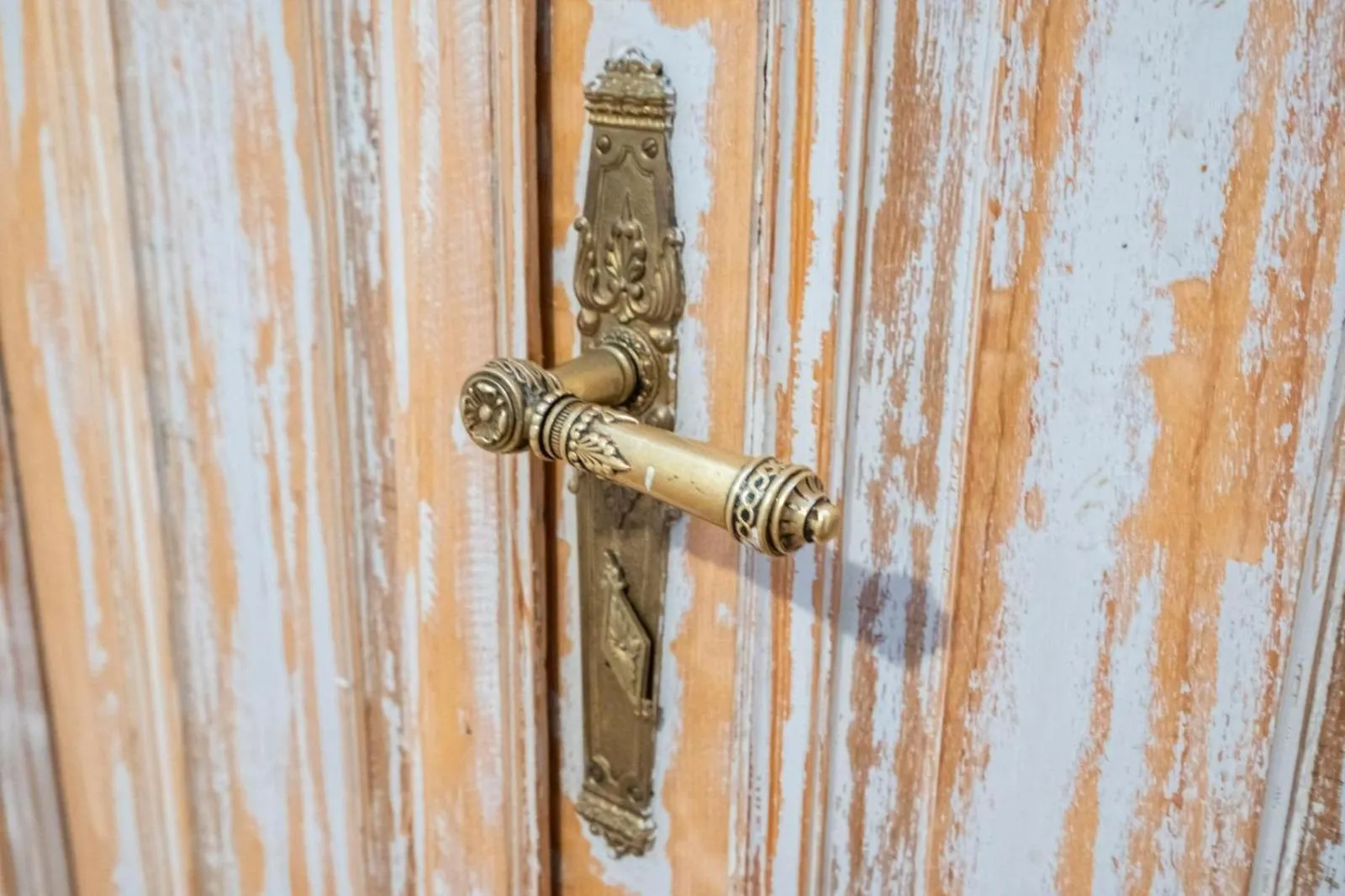 Decorative detail in Lascar Catargiu Villa