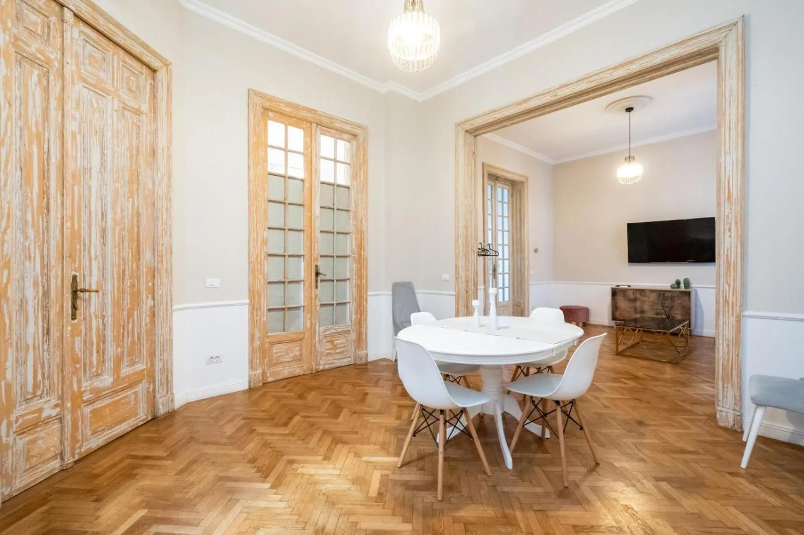 TV and multimedia in Lascar Catargiu Villa