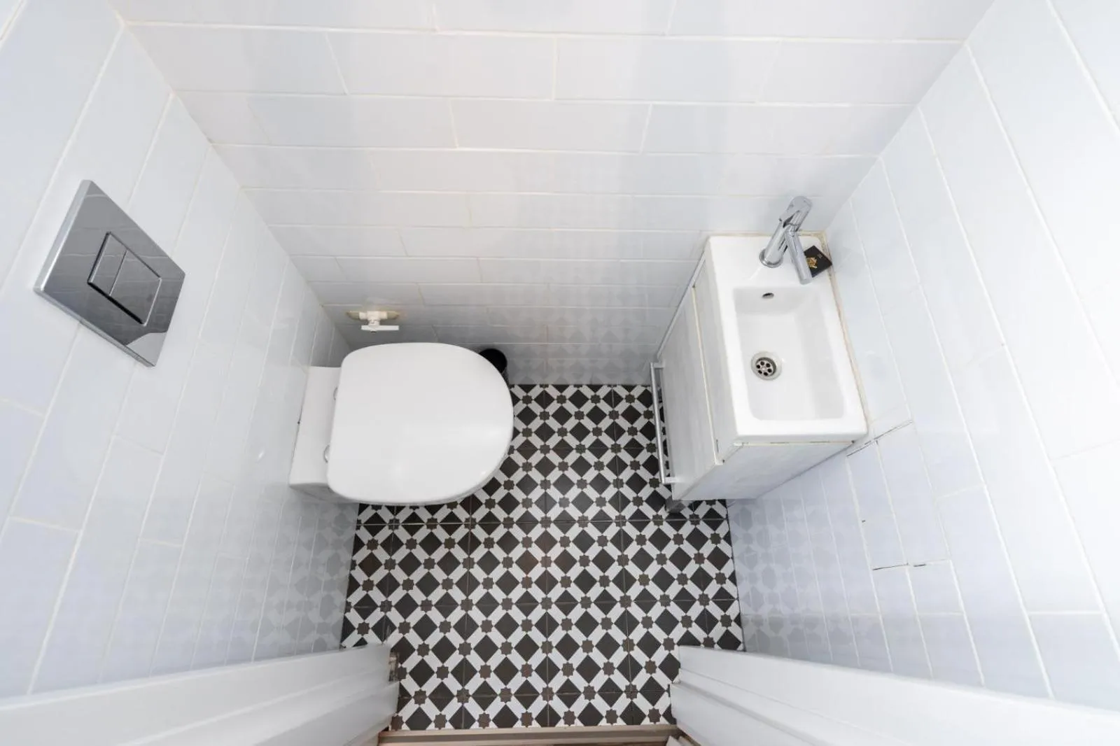 Toilet in Lascar Catargiu Villa