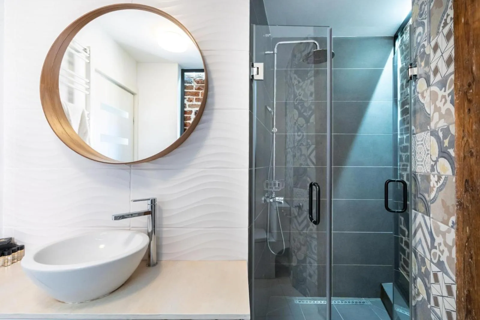 Shower in Lascar Catargiu Villa