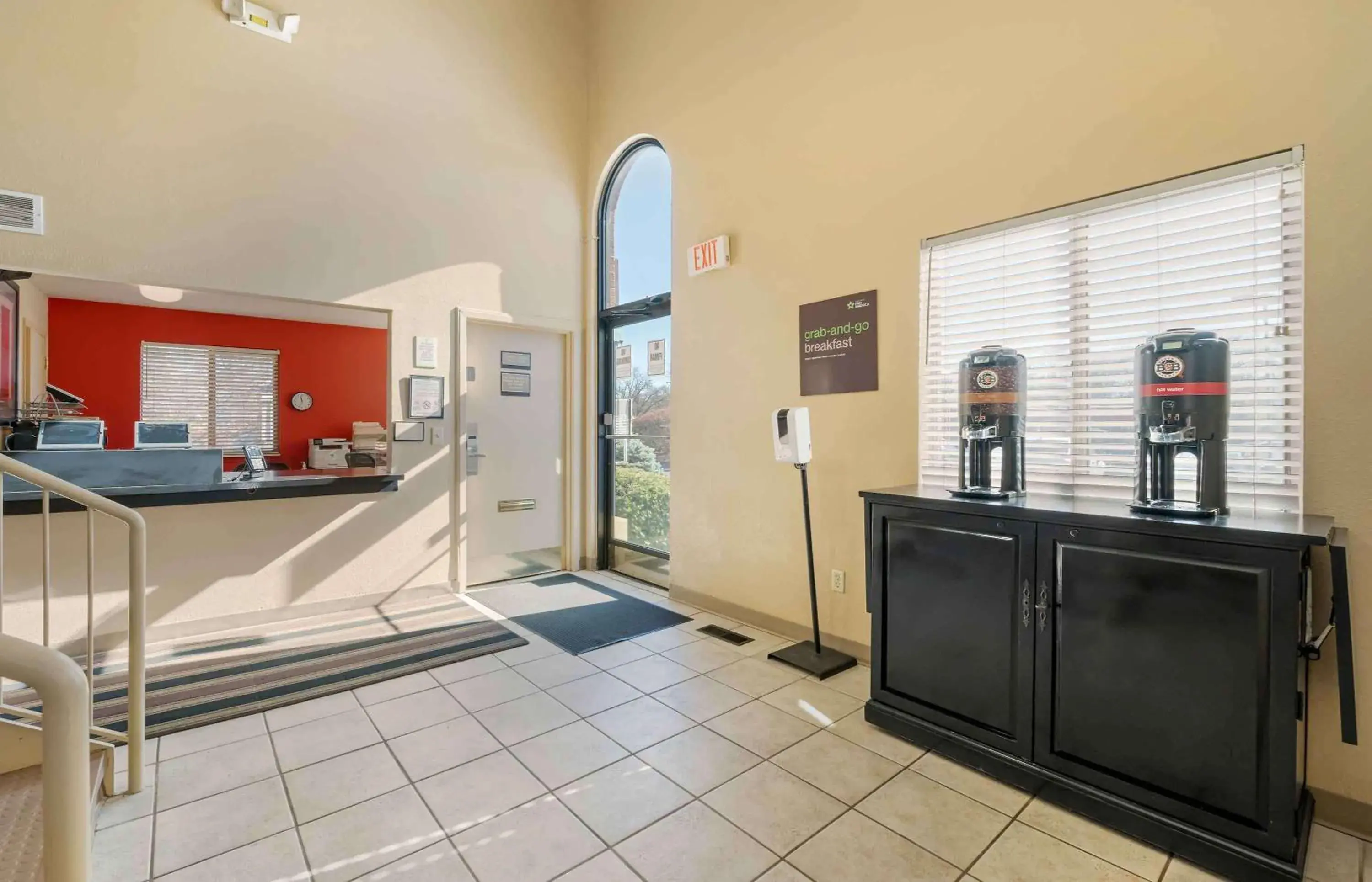 Lobby or reception in Extended Stay America Suites - Cincinnati - Blue Ash - Reagan Hwy Lobby or reception in Extended Stay America Suites - Cincinnati - Blue Ash - Reagan Hwy