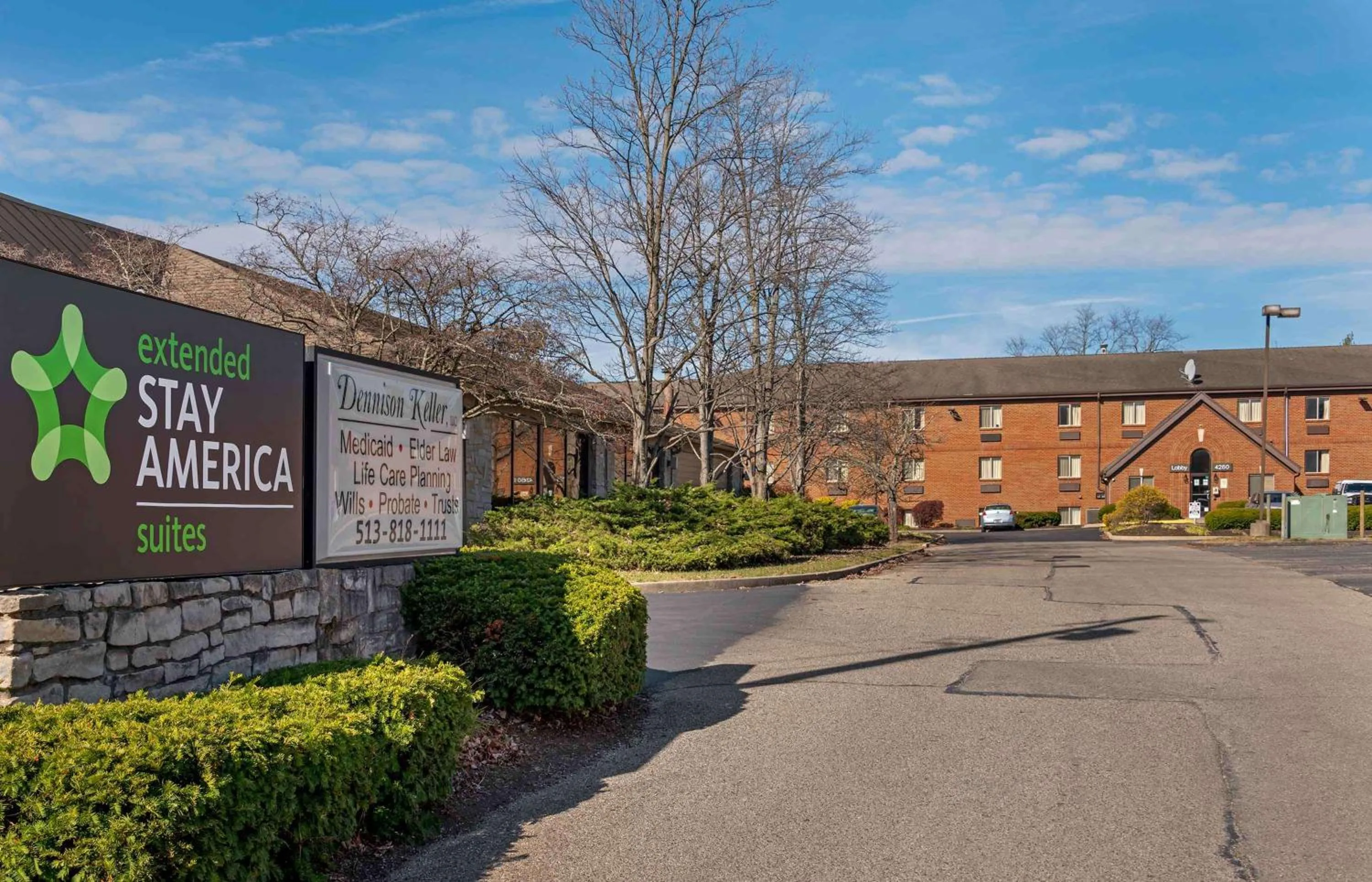 Property building in Extended Stay America Suites - Cincinnati - Blue Ash - Reagan Hwy