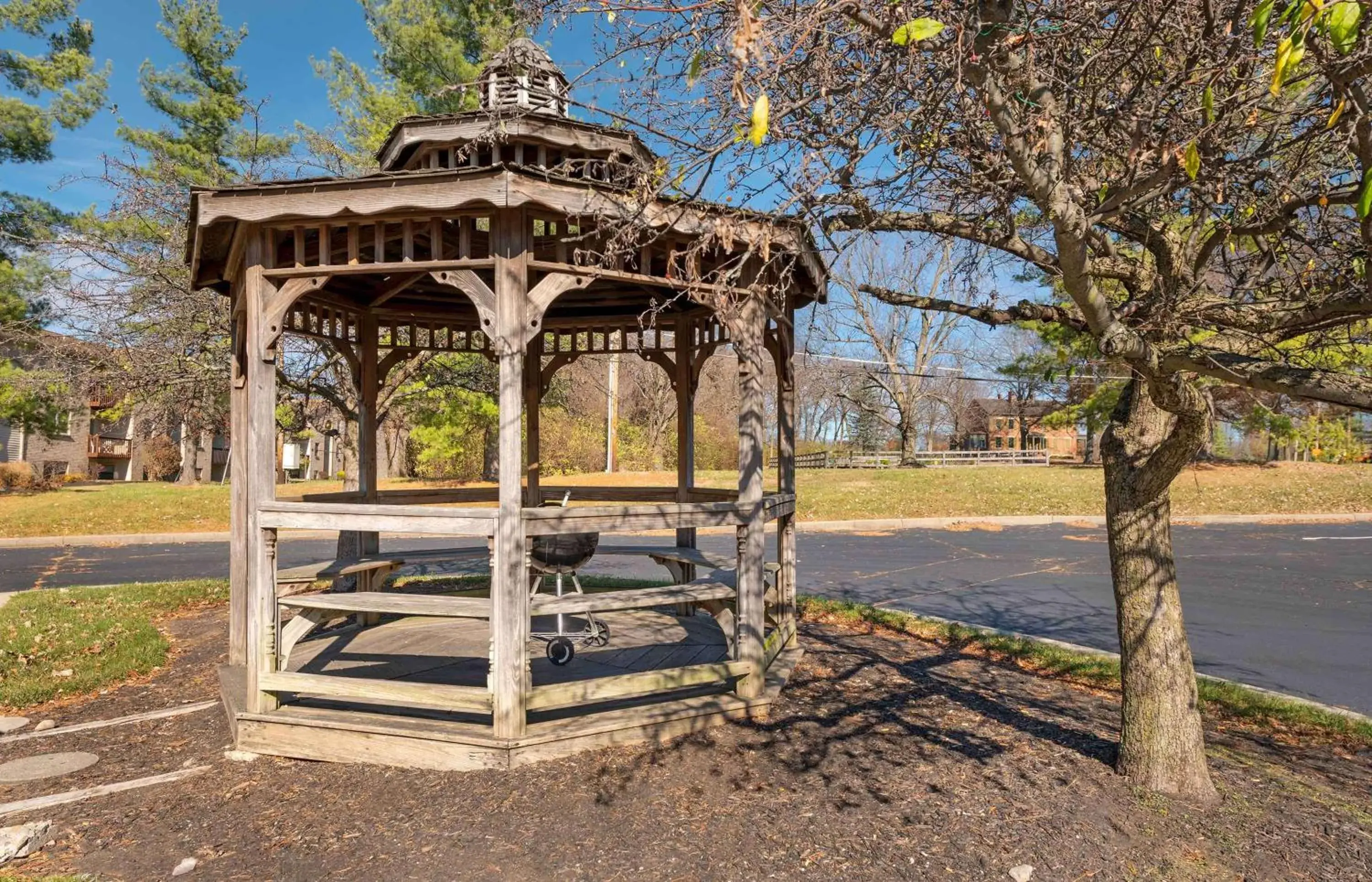 Property building in Extended Stay America Suites - Cincinnati - Blue Ash - Reagan Hwy Property building in Extended Stay America Suites - Cincinnati - Blue Ash - Reagan Hwy