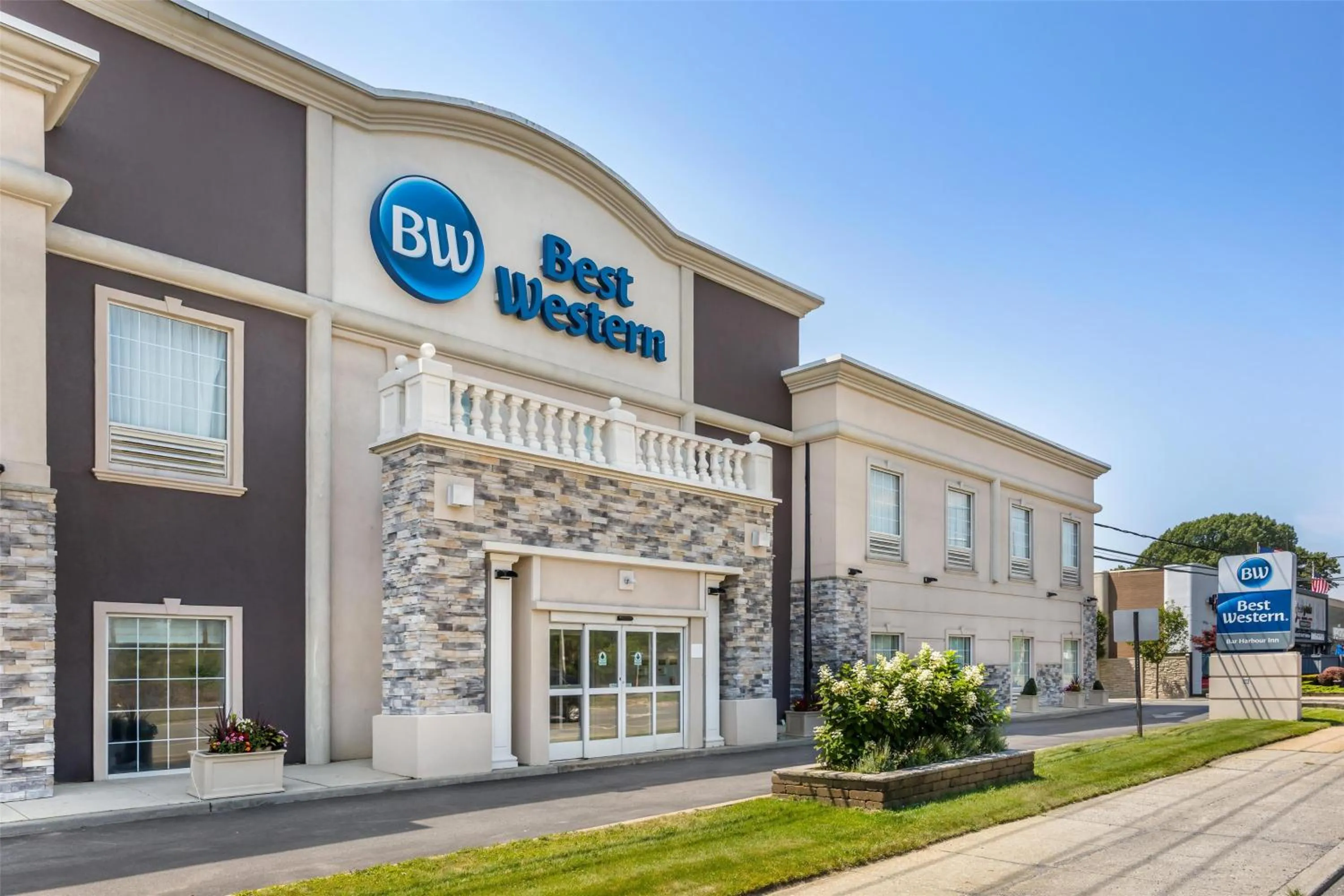 Property building in Best Western Bar Harbour Inn