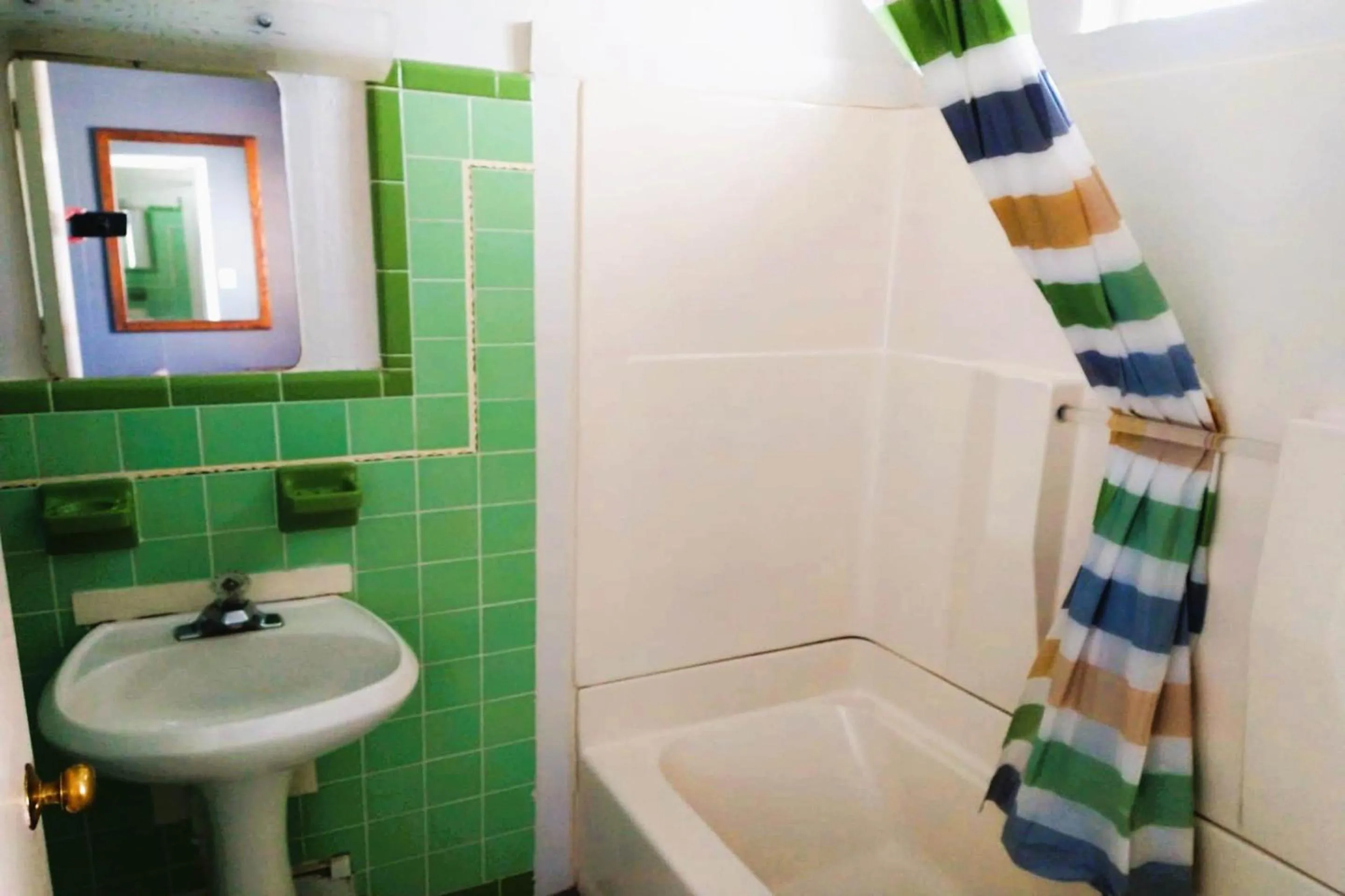 Bathroom in Love Hotels Desert Inn & RV by OYO at Boysen Wind River WY